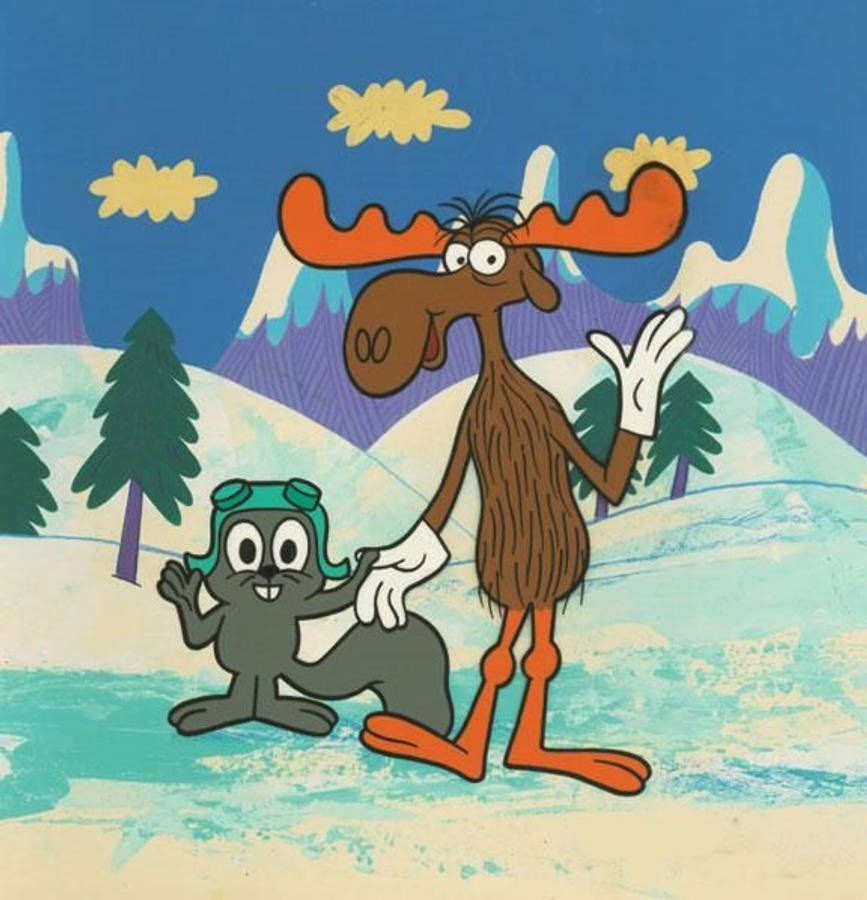 rocky 桌布 壁紙 — 一隻卡通駝鹿和一隻灰色小生物在雪地山景中愉快地揮手，背景有松樹和風格化的雲朵。