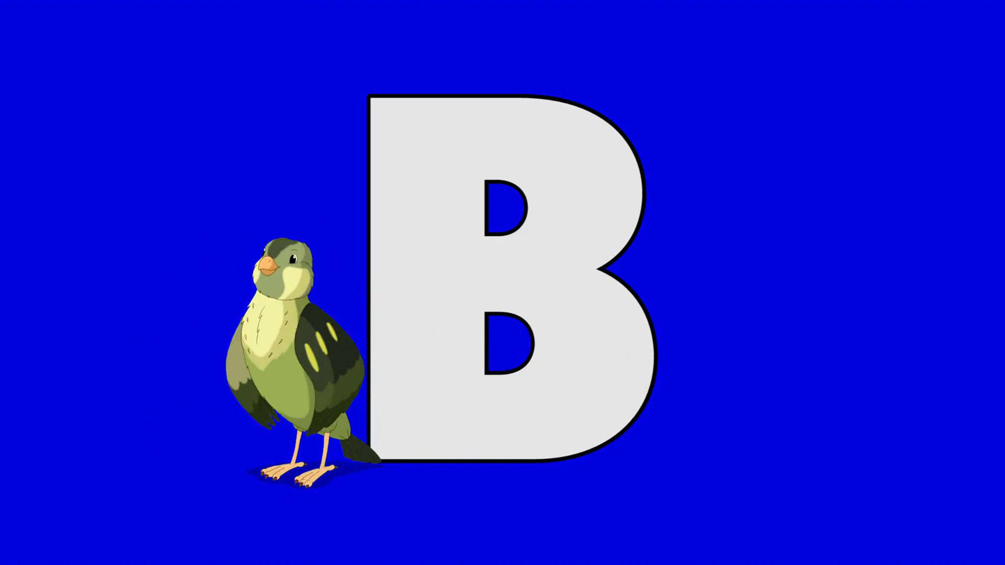 字母B 桌布 壁紙 — 一隻卡通鳥站在一個大的白色字母B旁邊，背景是純藍色。