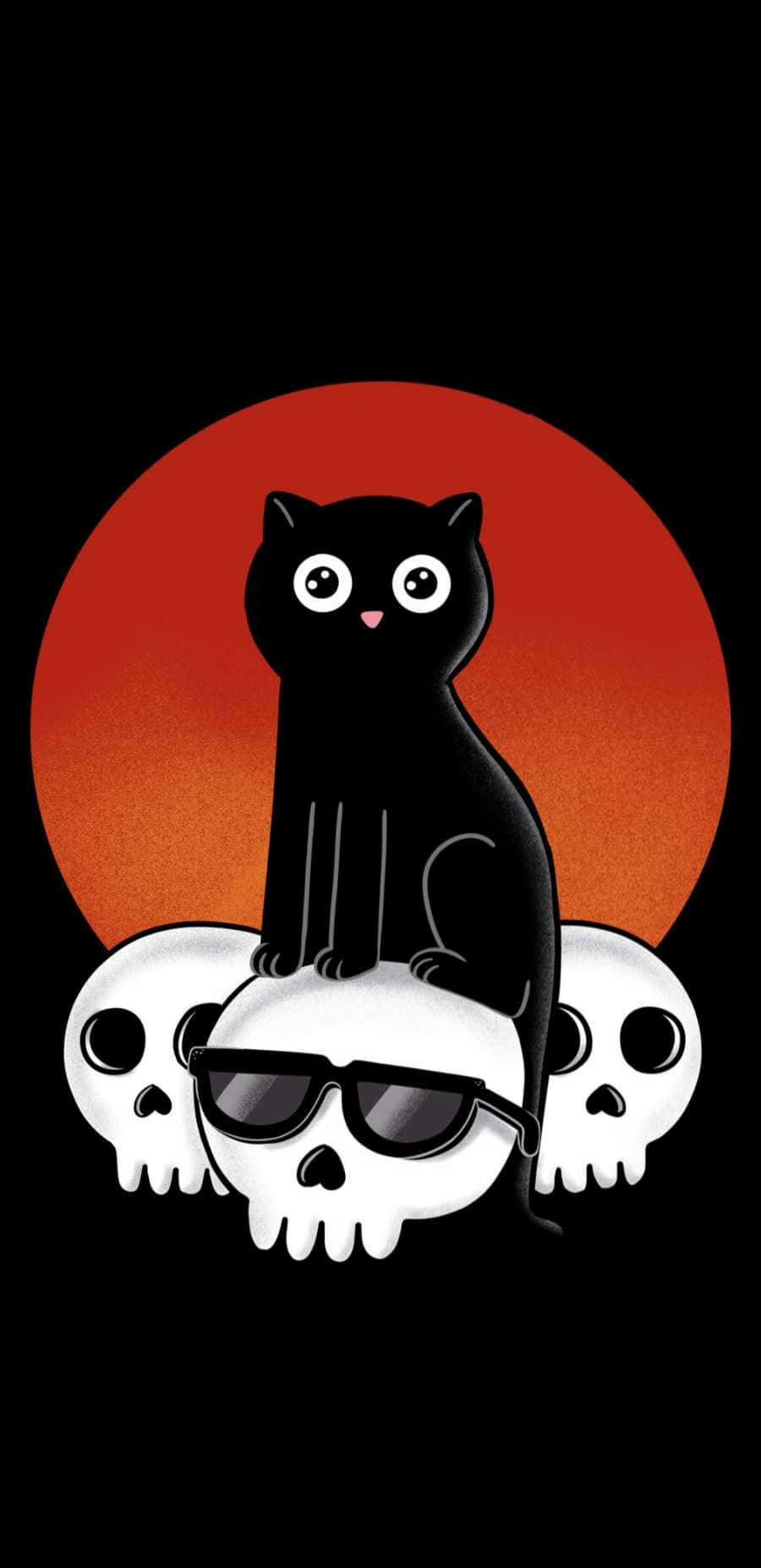 Halloween Cat 桌布 壁紙 — 一隻卡通黑貓，大眼睛，坐在三個頭骨上，其中一個戴著太陽眼鏡，背景是黑色背景上的紅橙色太陽。