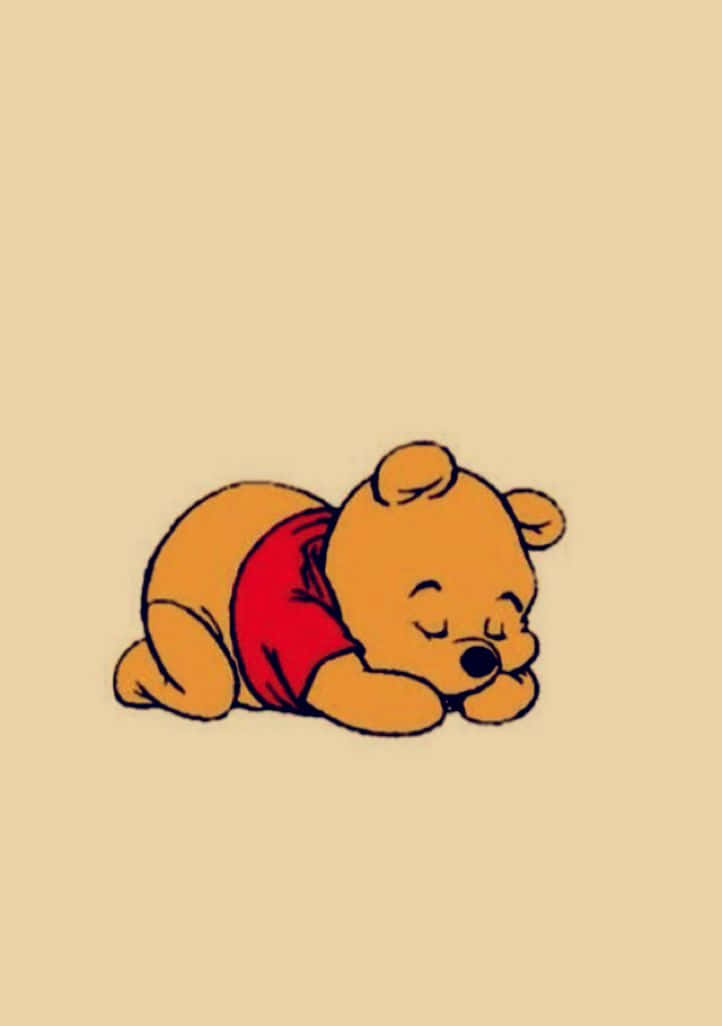Cute Cartoon Characters 桌布 壁紙 — 一隻可愛的卡通熊穿著紅色襯衫，在柔軟的米色背景上安詳地睡著。