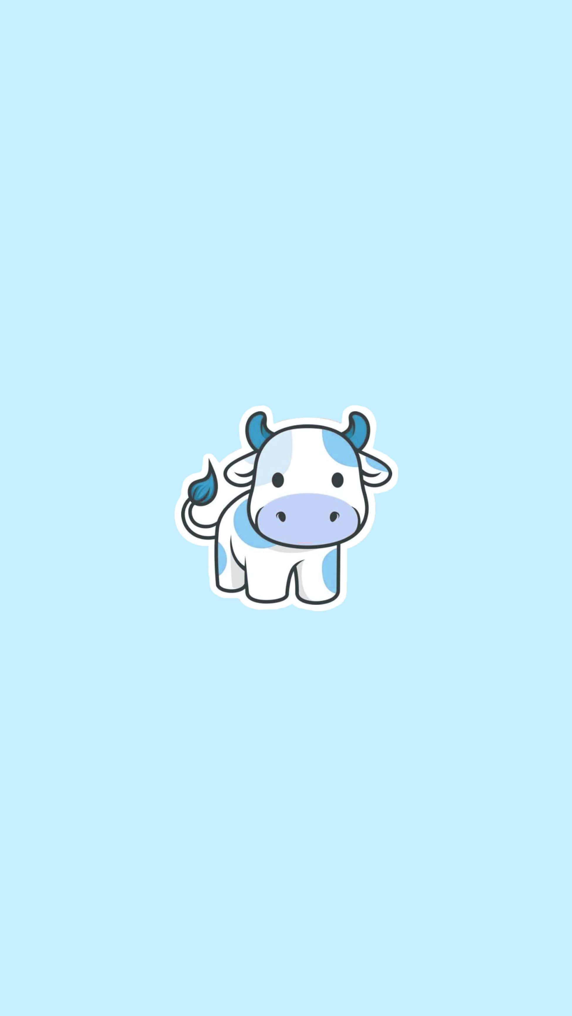 Cartoon Cow 桌布 壁紙 — 一隻可愛的卡通牛，帶有藍色斑點，站在純淺藍色背景中央。