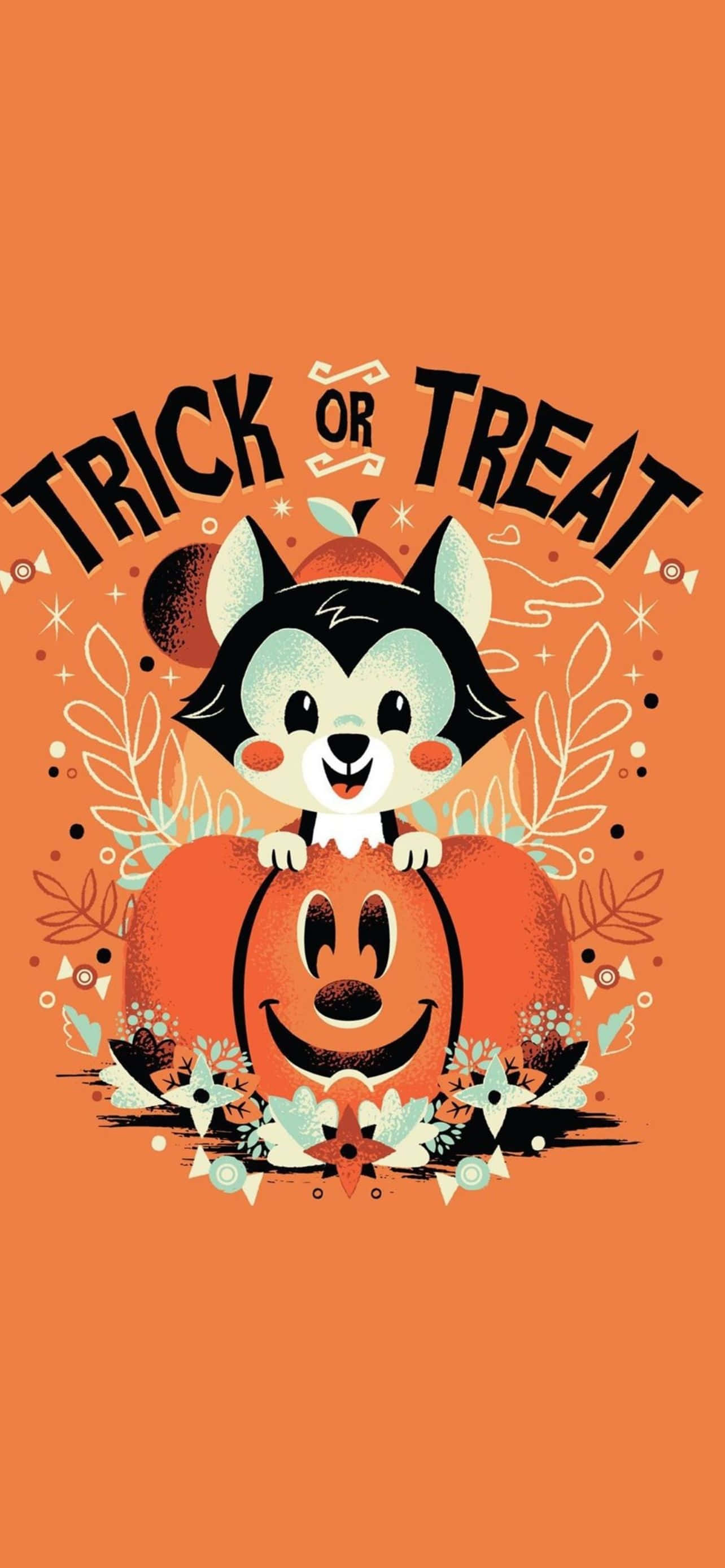 萬聖節 iPhone 桌布 壁紙 — 一隻可愛的卡通狐狸戴著南瓜帽，在'Trick or Treat'文字下從微笑的南瓜燈上方探出頭來。