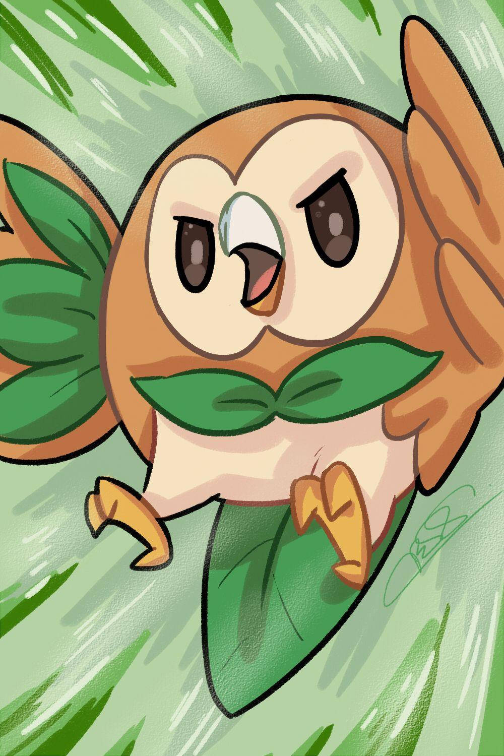 Rowlet 桌布 壁紙 — 一隻可愛的卡通貓頭鷹，擁有葉子翅膀和葉尖腳，帶著驚訝的表情飛過綠色樹葉。