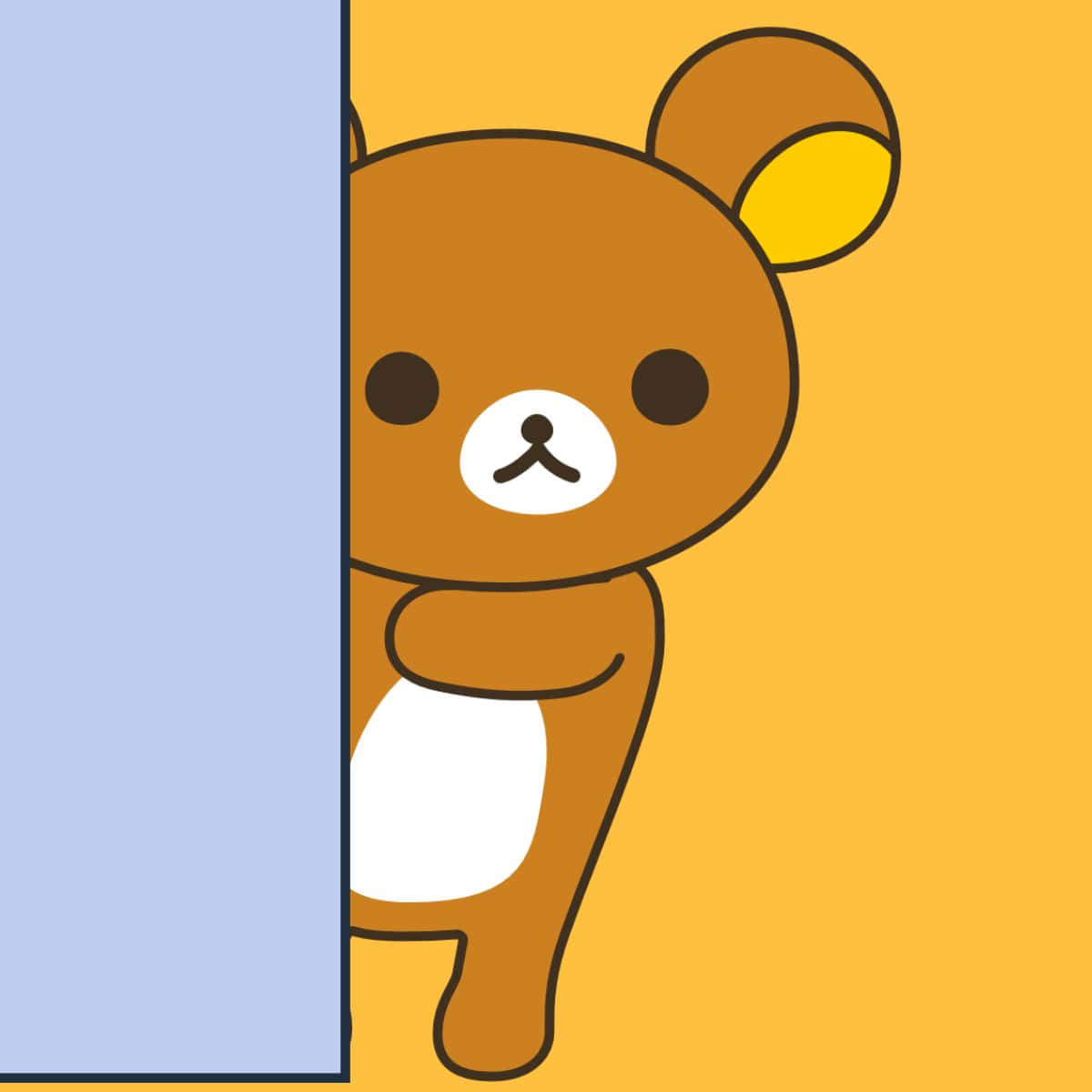 懶懶熊 桌布 壁紙 — 一隻可愛的棕色卡通熊在溫暖的黃色背景前，從藍色牆後頑皮地探出頭來。