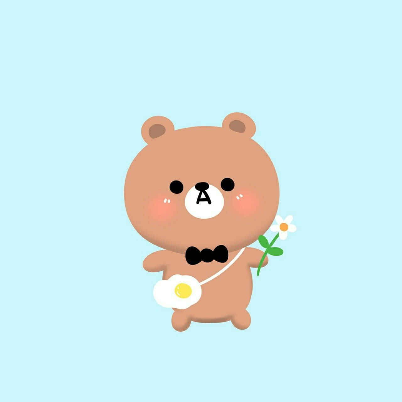Kawaii Bear 桌布 壁紙 — 一隻可愛的棕色小熊，臉頰紅潤，在柔和的藍色背景上拿著一朵雛菊和一個煎蛋。