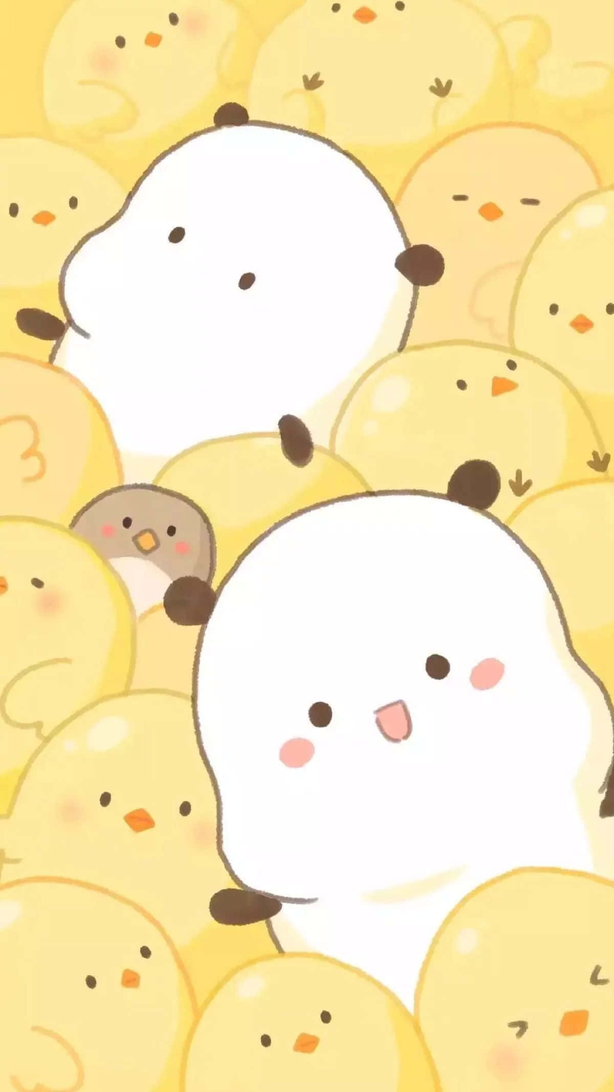 Kawaii Bear 桌布 壁紙 — 一隻可愛的白熊貓，臉頰紅潤，在溫暖的金色環境中，在一群黃色小雞中微笑。