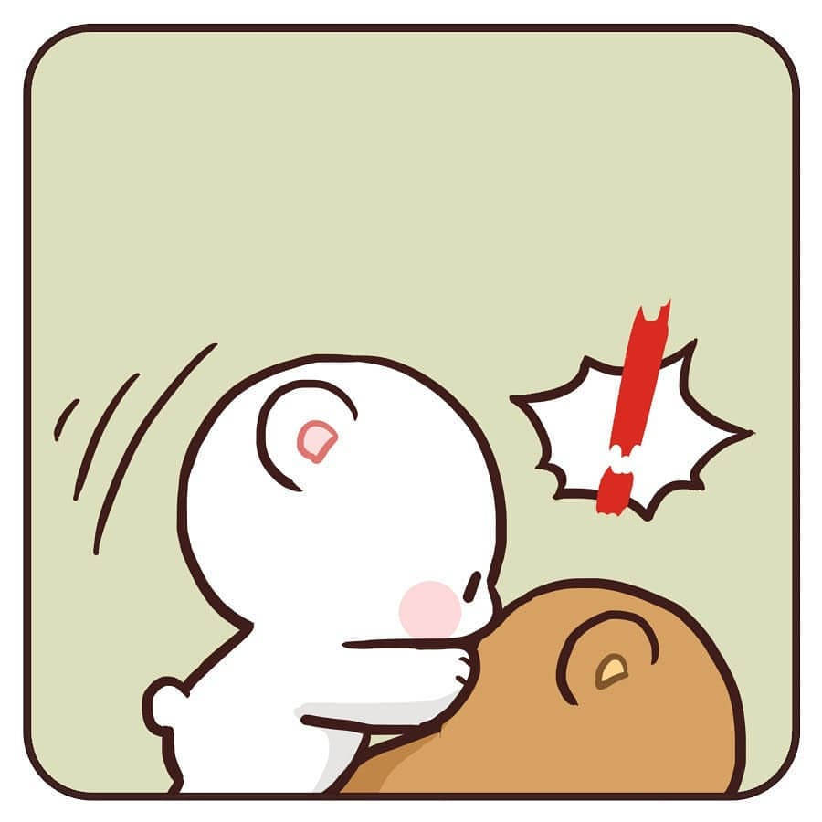 milk and mocha 桌布 壁紙 — 一隻可愛的白色卡通兔子擁抱一隻棕色生物，一支紅色鉛筆以漫畫爆炸效果飛出。