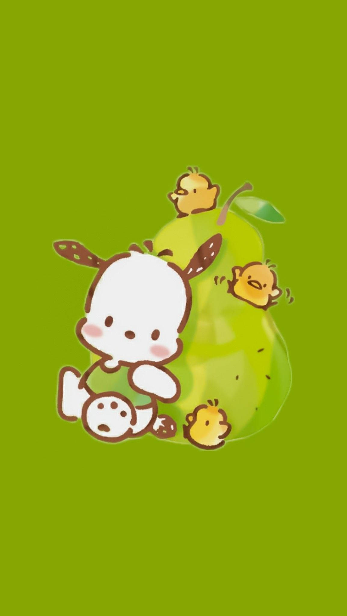 Pochacco 桌布 壁紙 — 一隻可愛的白色卡通小狗，帶有棕色斑點，坐在一個綠色梨子旁邊，梨子裡有三隻黃色小雞探出頭來。