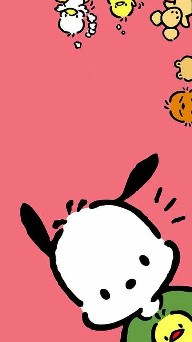 Pochacco 桌布 壁紙 — 一隻可愛的白色卡通狗，有黑色耳朵，抬頭看著漂浮在純粉紅色背景上的黃色和白色小雞。