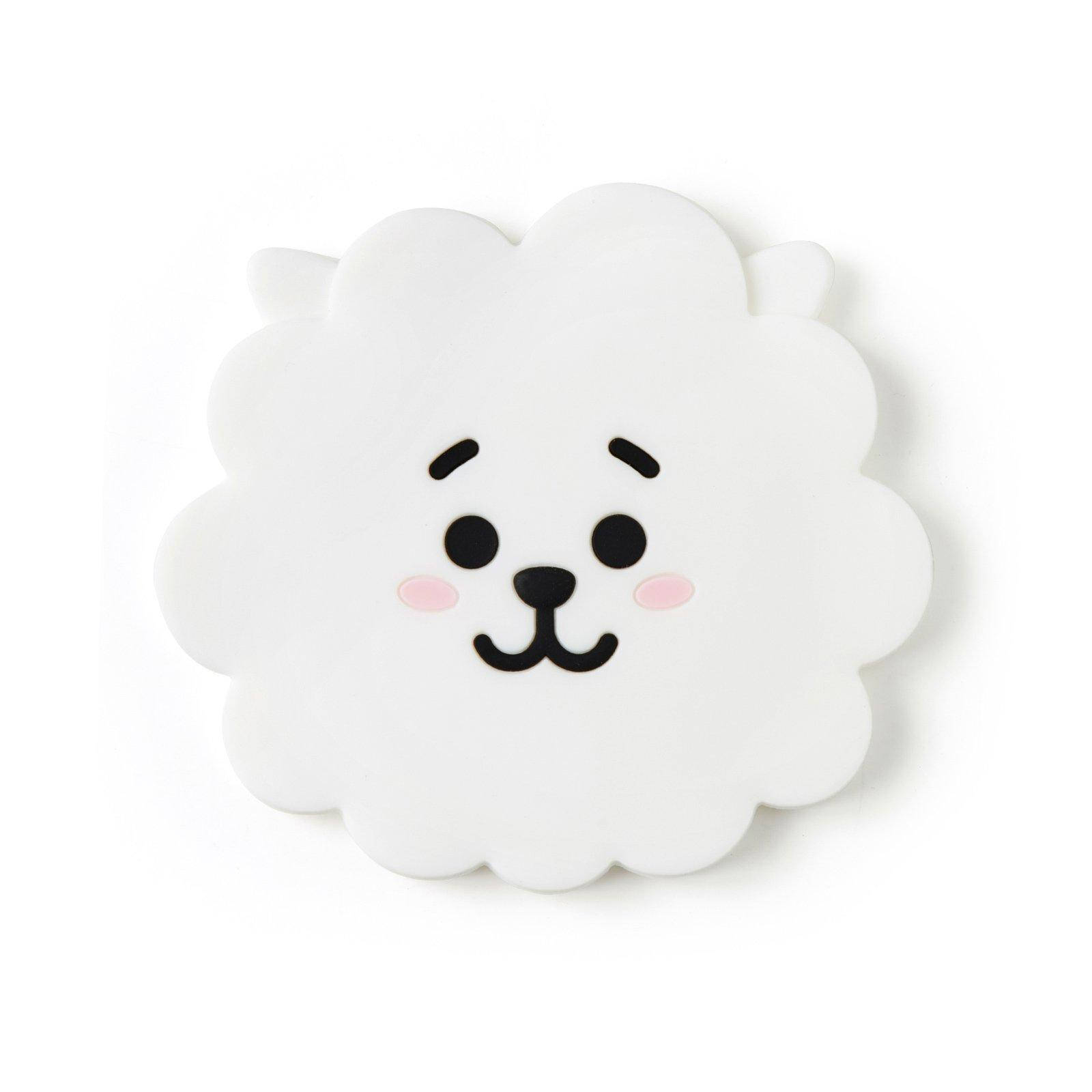 rj bt21 桌布 壁紙 — 一隻可愛的白色毛茸茸卡通狗，帶有粉紅色臉頰和簡單的黑色面部特徵，在純白色背景上。