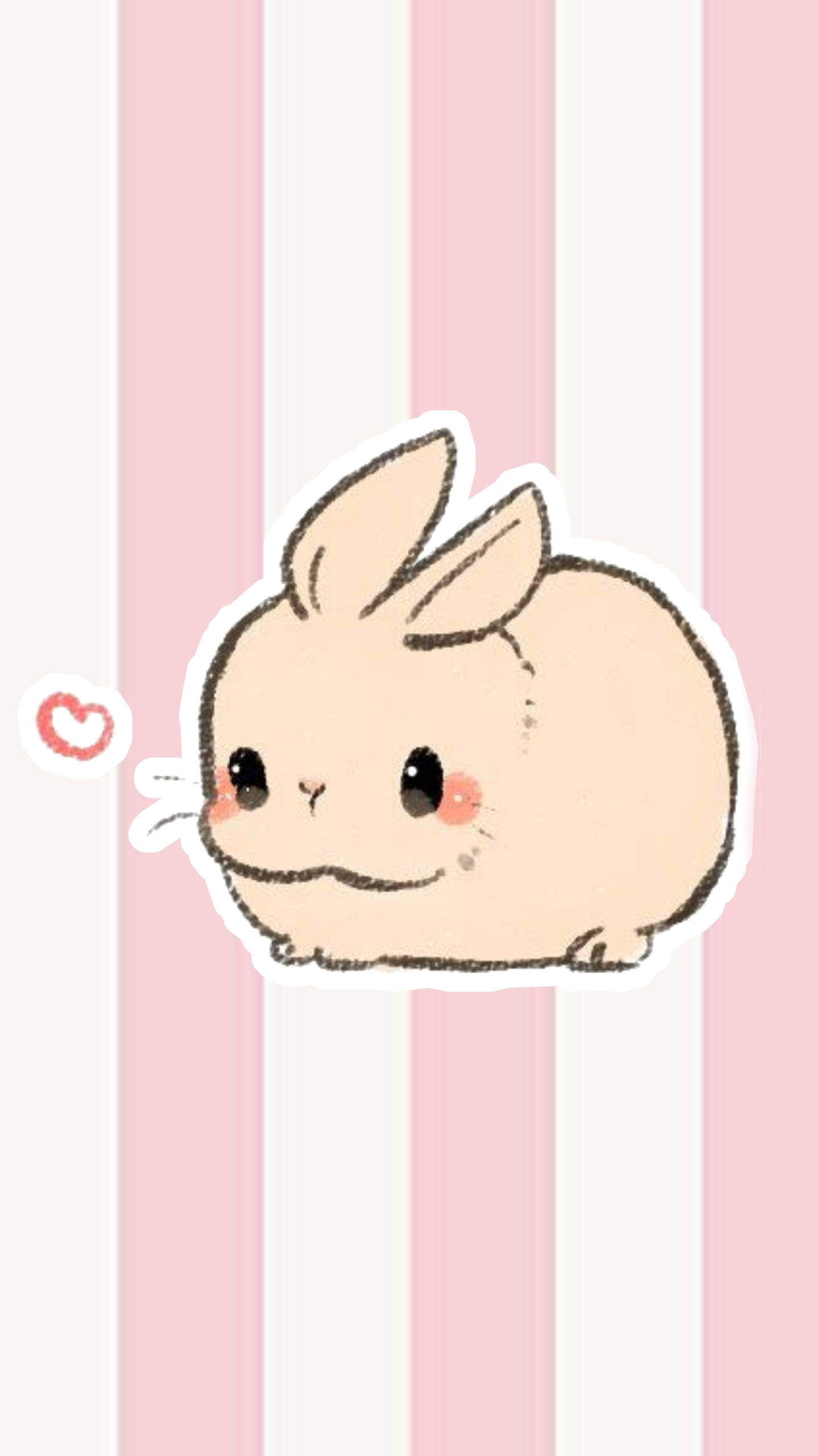 Cute Bunny 桌布 壁紙 — 一隻可愛的胖嘟嘟兔子，臉頰紅潤，旁邊漂浮著一顆心，背景是柔和的粉紅與白色垂直條紋。