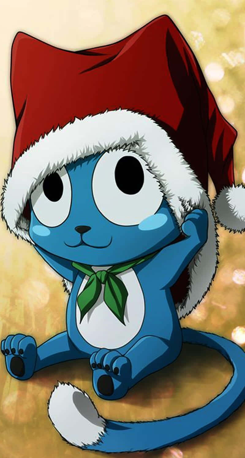 Fairy Tail Happy 桌布 壁紙 — 一隻可愛的藍色動漫貓，戴著紅色聖誕帽和綠色蝴蝶結，坐在溫暖的金色散景背景前。