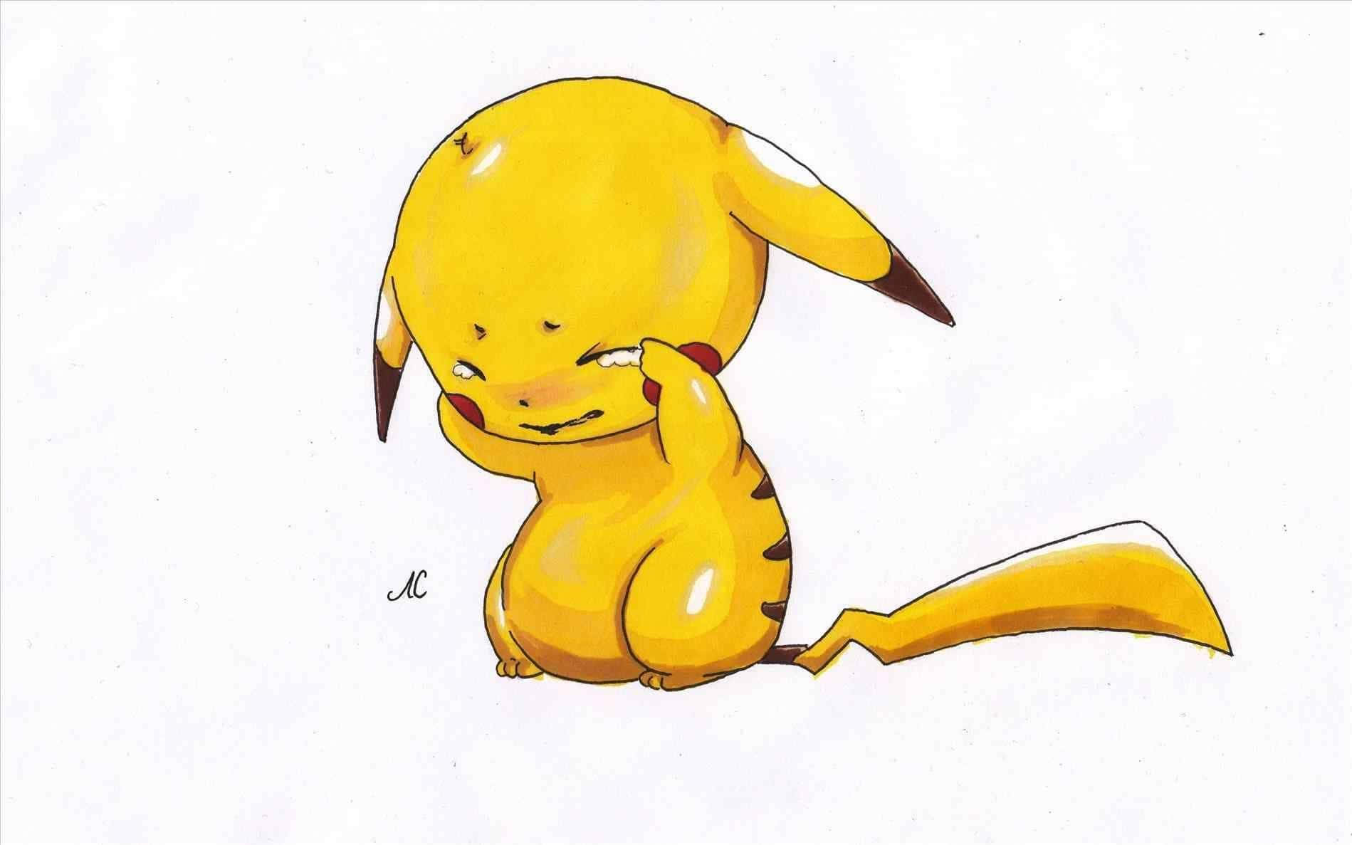 寶可夢 桌布 壁紙 — 一隻可愛的黃色皮卡丘彎腰坐著，表情悲傷，一隻爪子遮住臉，背景是純白色。