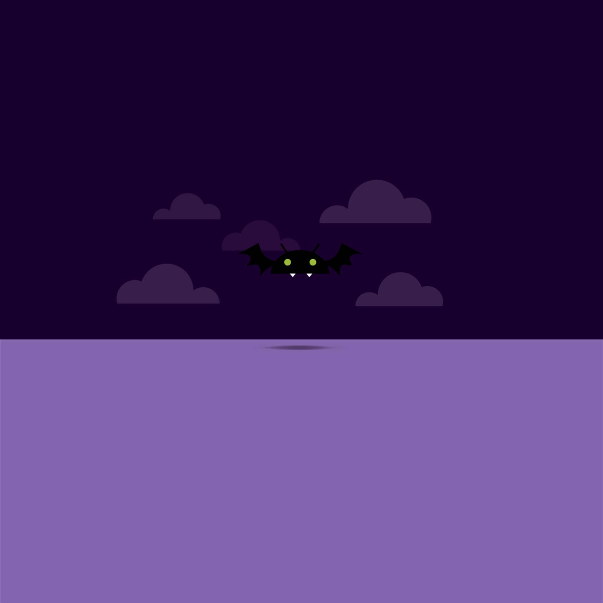 Halloween iPad 桌布 壁紙 — 一隻可愛的黑蝙蝠，眼睛發光，在帶有柔軟雲朵的紫色夜空中飛翔。