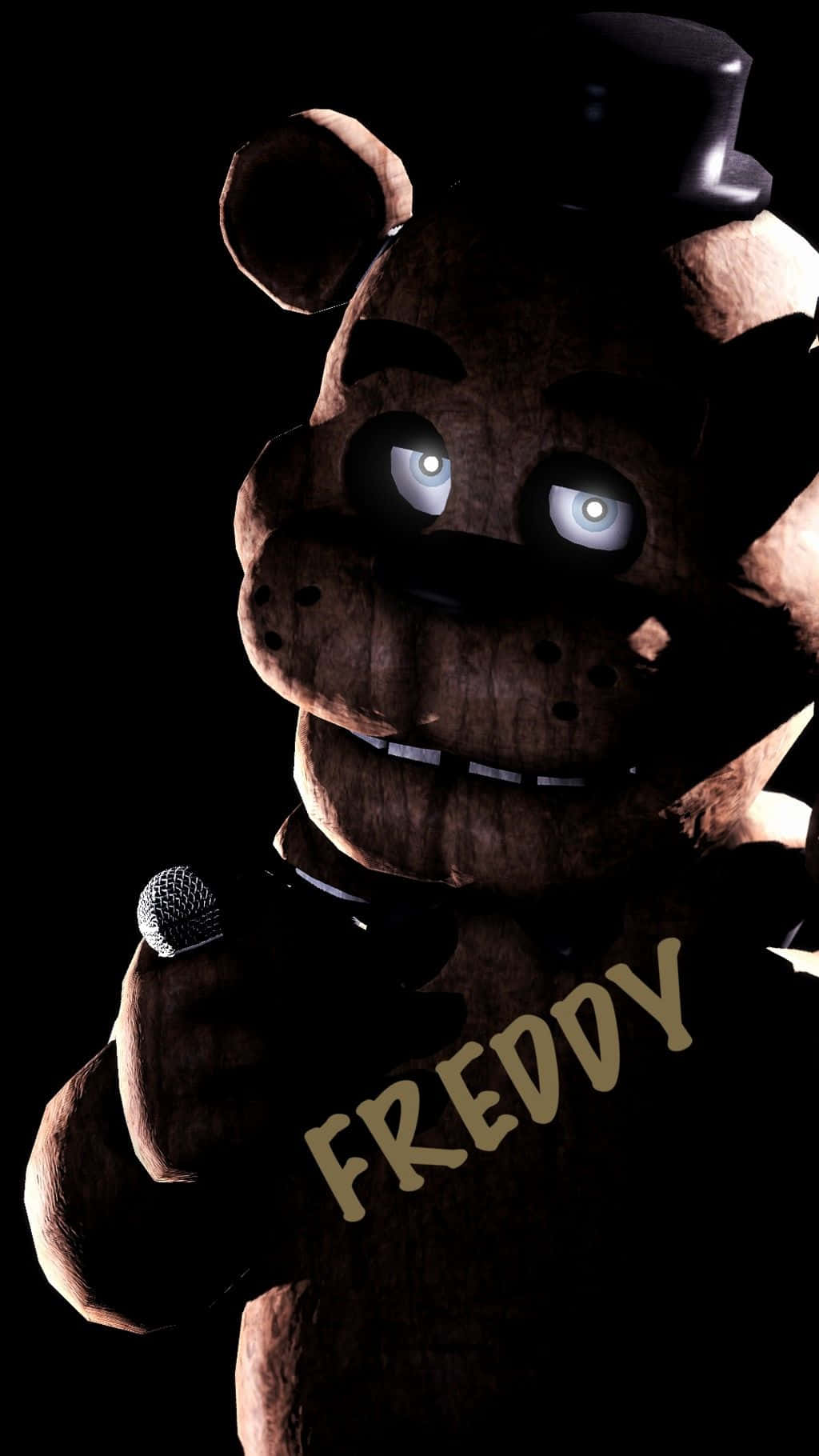 Freddy Fazbear 桌布 壁紙 — 一隻名為 Freddy 的可怕電子熊，眼睛發光，戴著高帽，在黑色背景前拿著麥克風。