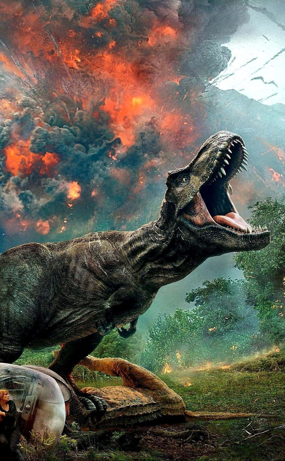 Jurassic World 桌布 壁紙 — 一隻咆哮的暴龍主宰著熾熱的史前景觀，附近有一個人在玻璃穹頂內。