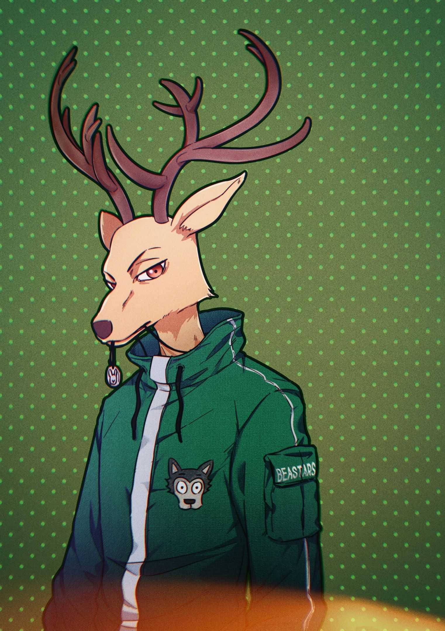 Beastars 桌布 壁紙 — 一隻嚴肅的擬人化鹿，頭上有鹿角，穿著綠色 'Beastars' 連帽衫，背景是點狀綠色。