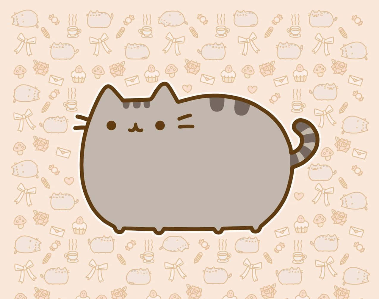 一隻圓潤的灰色卡通貓咪，帶有條紋尾巴，在圖案背景上。 — Pusheen 動圖 壁紙