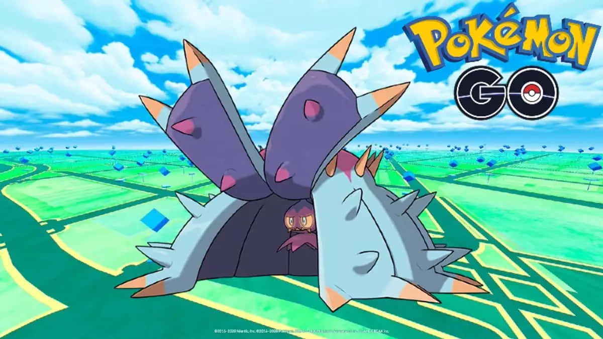 Mareanie 桌布 壁紙 — 一隻大型紫色和灰色的寶可夢，長有鋒利的角，從藍天下充滿活力的綠色田野中的一個洞裡出現。