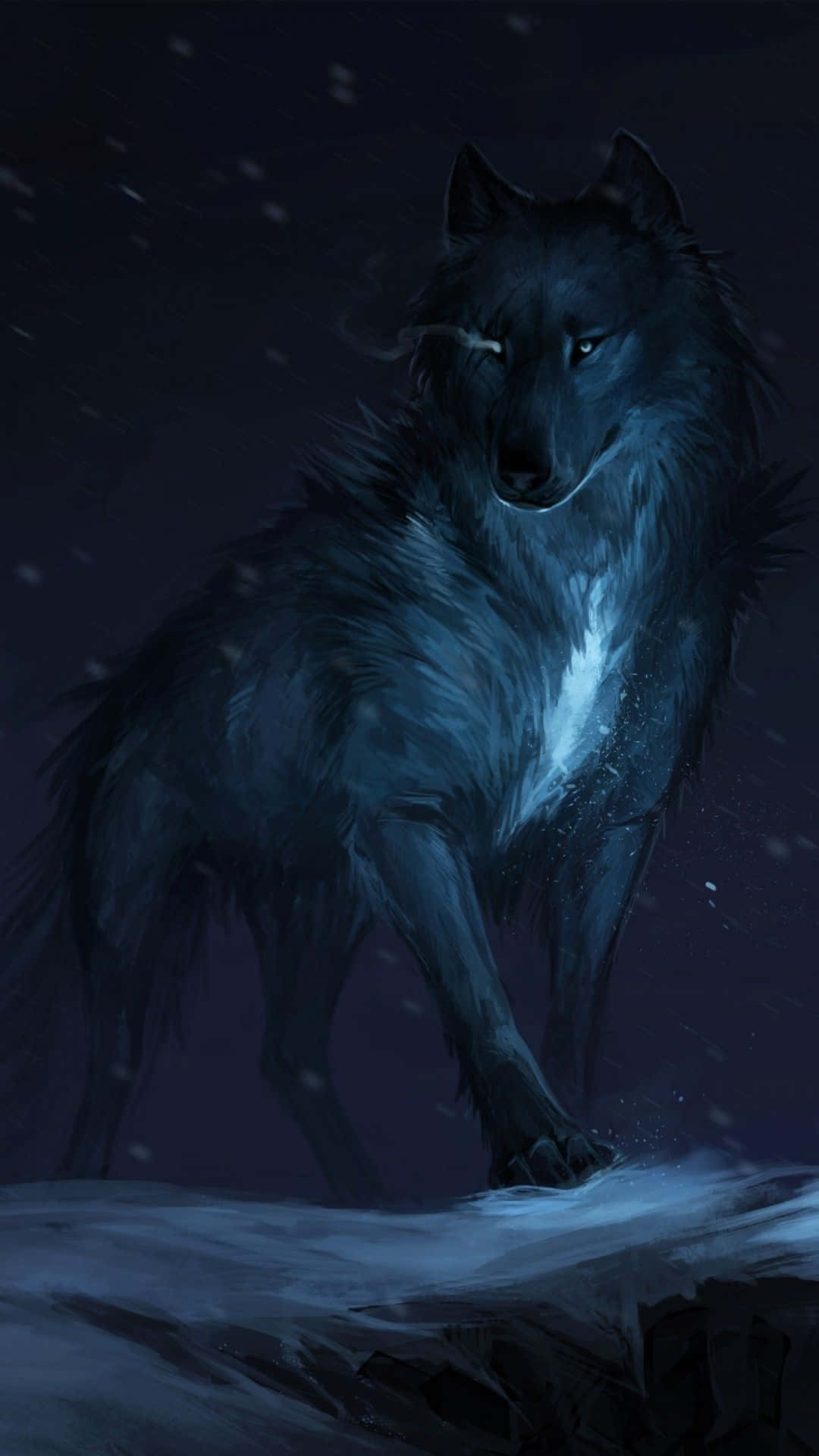 Dire Wolf 桌布 壁紙 — 一隻孤獨的黑狼在雪夜中警覺地站立，發光的藍色毛皮在黑暗的天空下捕捉落下的雪花。