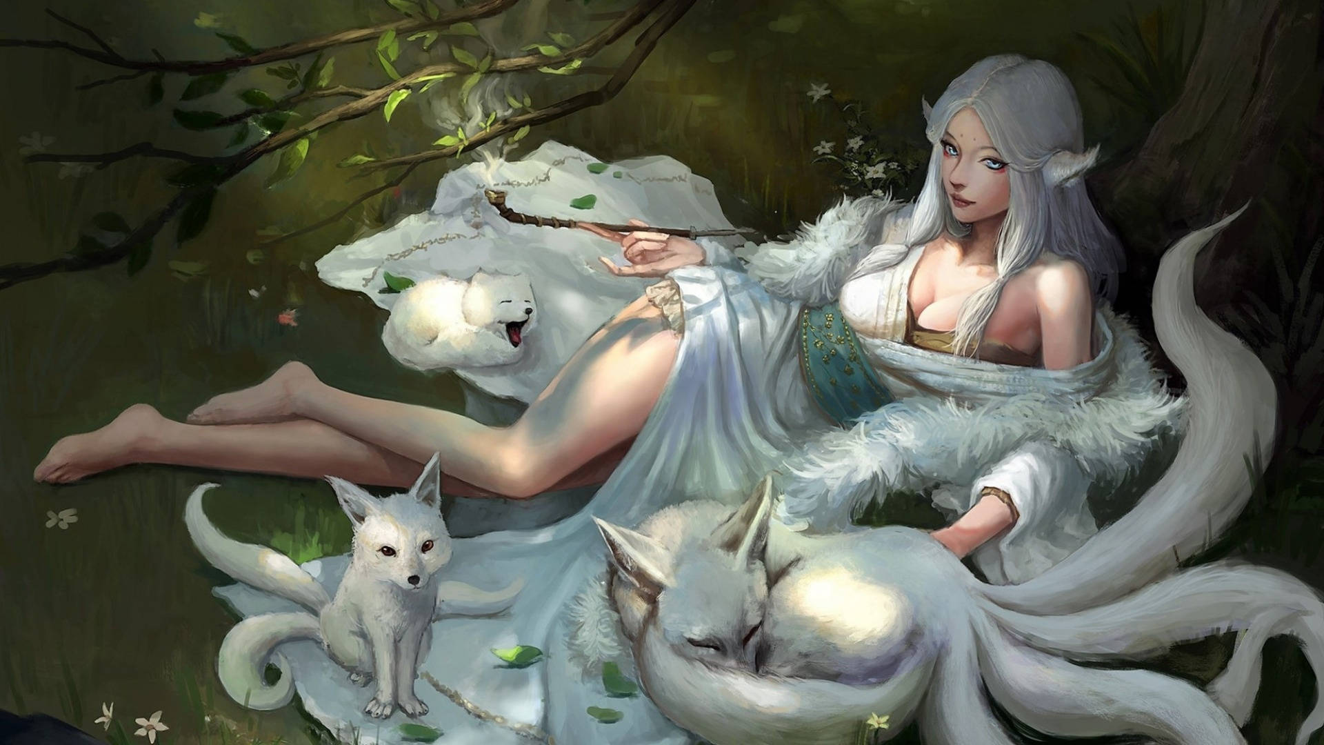 Mythical 桌布 壁紙 — 一隻寧靜的九尾白狐靈在森林空地中休憩，周圍是毛茸茸的白狐和斑駁的陽光。