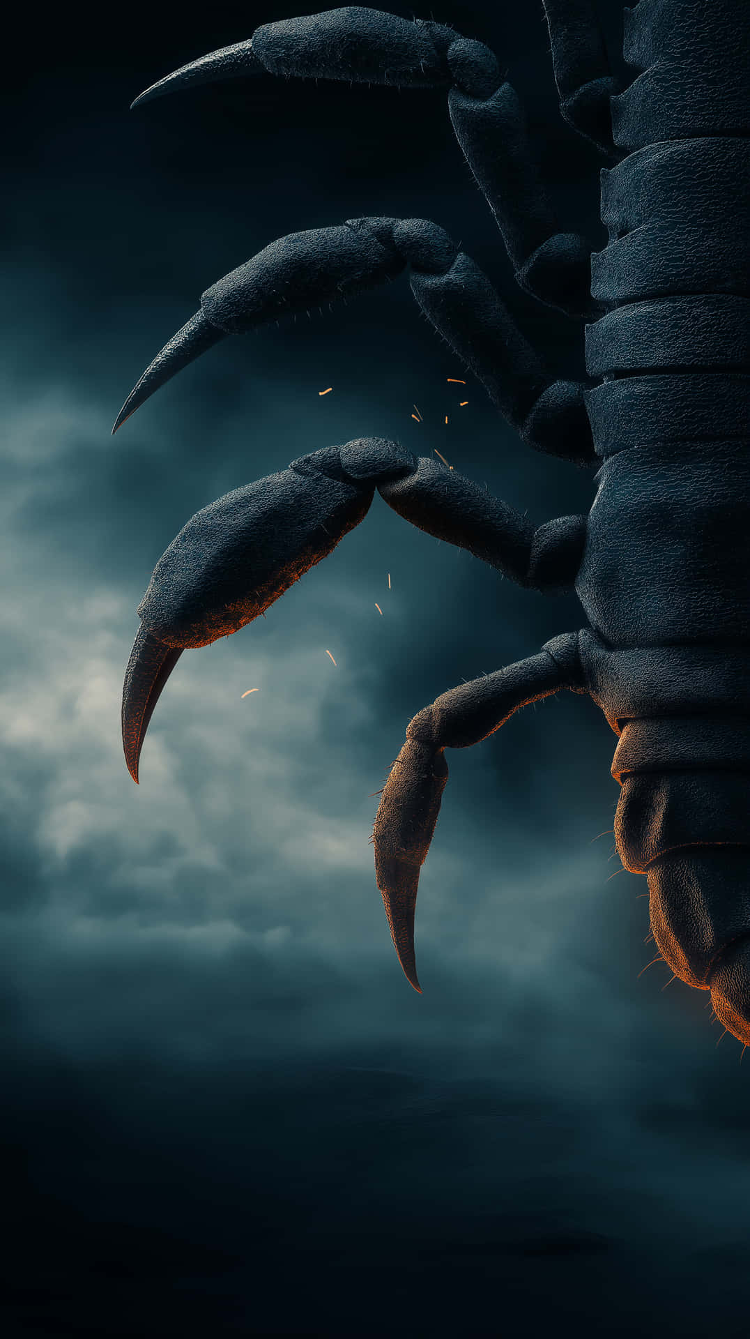 Close-Up of Dark Metallic Scorpion Leg in Stormy Setting 壁紙 — 一隻巨型蠍子的裝甲鉗子和分節尾巴聳立在暴風雨的深藍色天空中，發光的餘燼漂浮在它的鉗子附近。