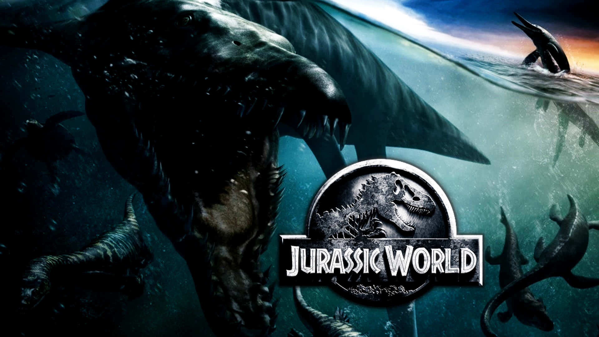 Jurassic World 桌布 壁紙 — 一隻巨大的史前海洋爬行動物衝破水面，其他生物在下方游動，構成戲劇性的水下場景。