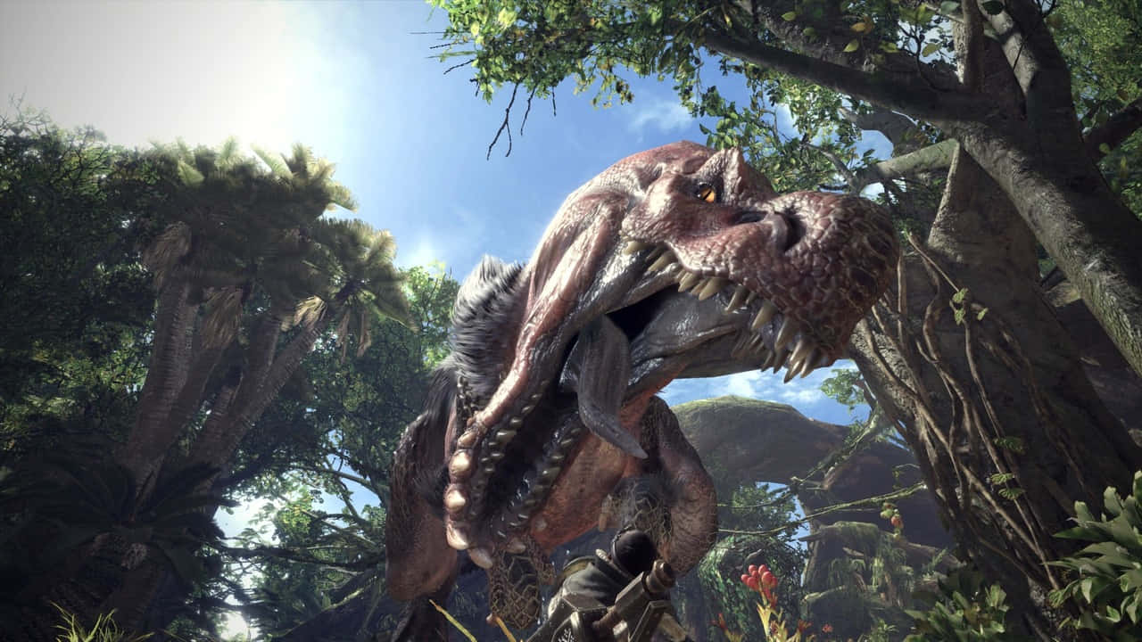 720p Monster Hunter World 桌布 壁紙 — 一隻巨大的裝甲恐龍，眼睛發光，在茂密的叢林葉片中，在明亮的陽光下咆哮。