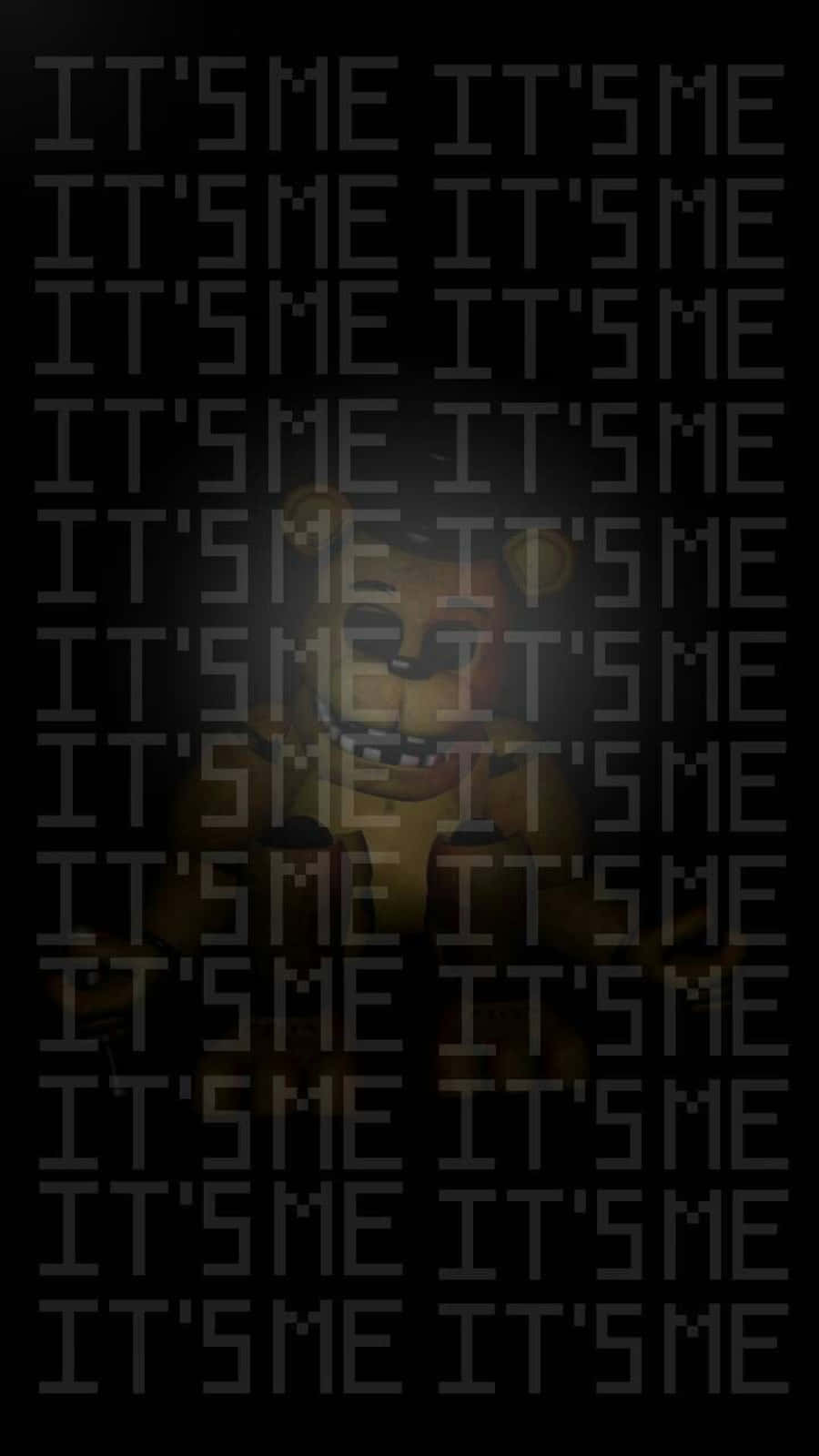 Golden Freddy 桌布 壁紙 — 一隻帶有寬闊笑容的威脅性機械熊從黑暗詭異環境中的重複文字中浮現。