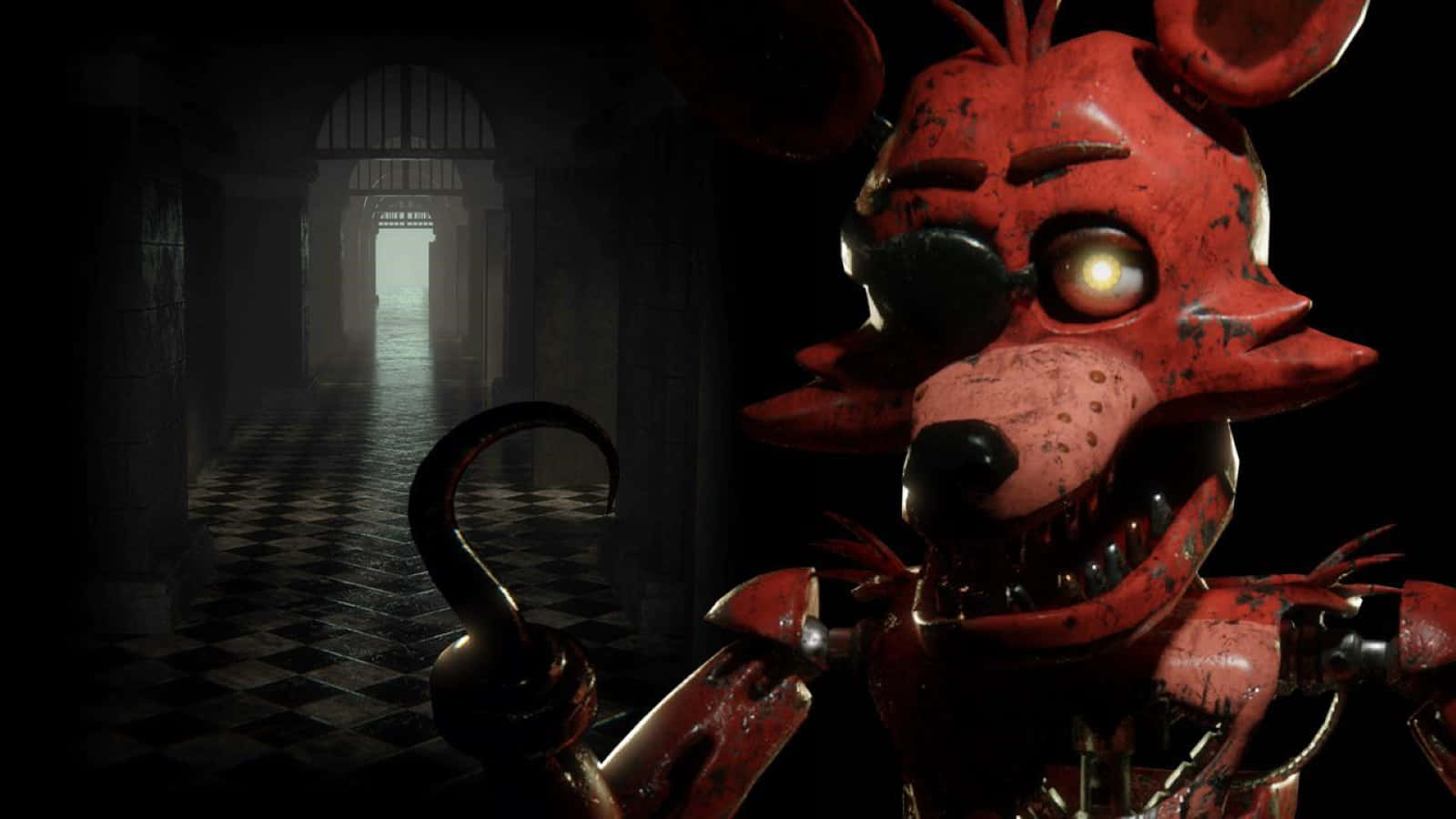 Foxy The Pirate 桌布 壁紙 — 一隻帶有發光眼睛和鉤手的紅色機械狐狸在黑暗的棋盤格走廊中潛伏。