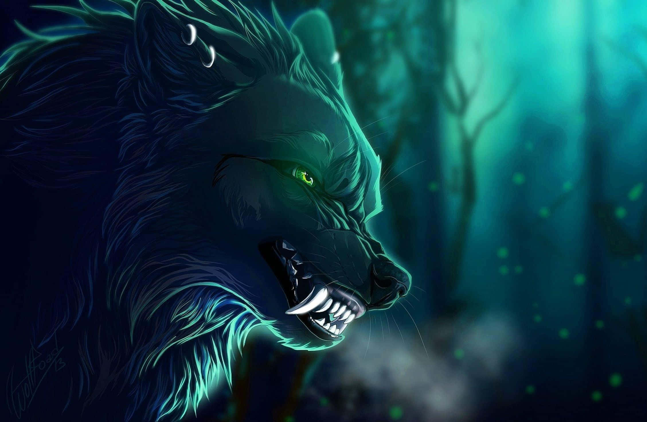 Dire Wolf 桌布 壁紙 — 一隻帶有發光綠色眼睛和尖銳牙齒的威脅性狼在夜間霧氣瀰漫的藍綠色森林中咆哮。