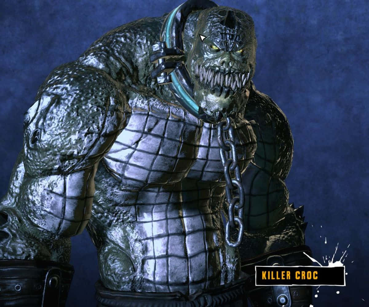 Killer Croc 桌布 壁紙 — 一隻帶有發光黃色眼睛和鏈條項圈的兇猛殺手鱷魚，站在深藍色紋理背景前。