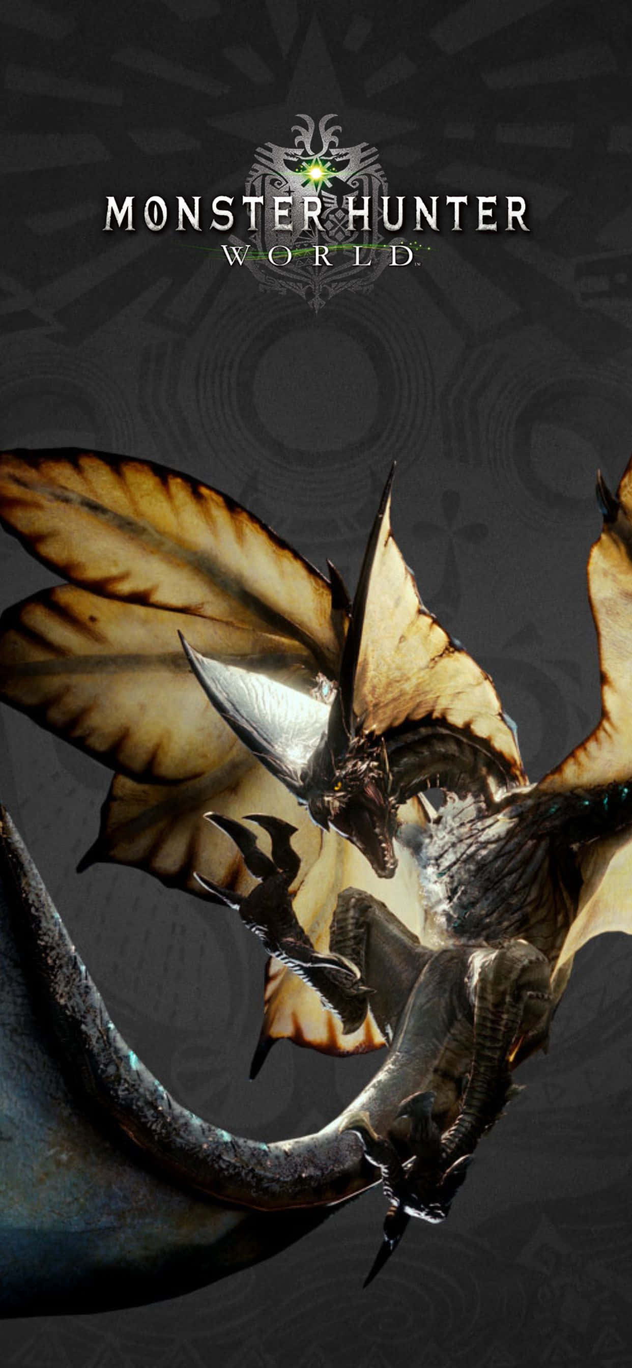 Monster Hunter 桌布 壁紙 — 一隻帶有皮革翅膀和鋒利爪子的威嚇龍，在帶有Monster Hunter World標誌的深色圖案背景上向前猛撲。
