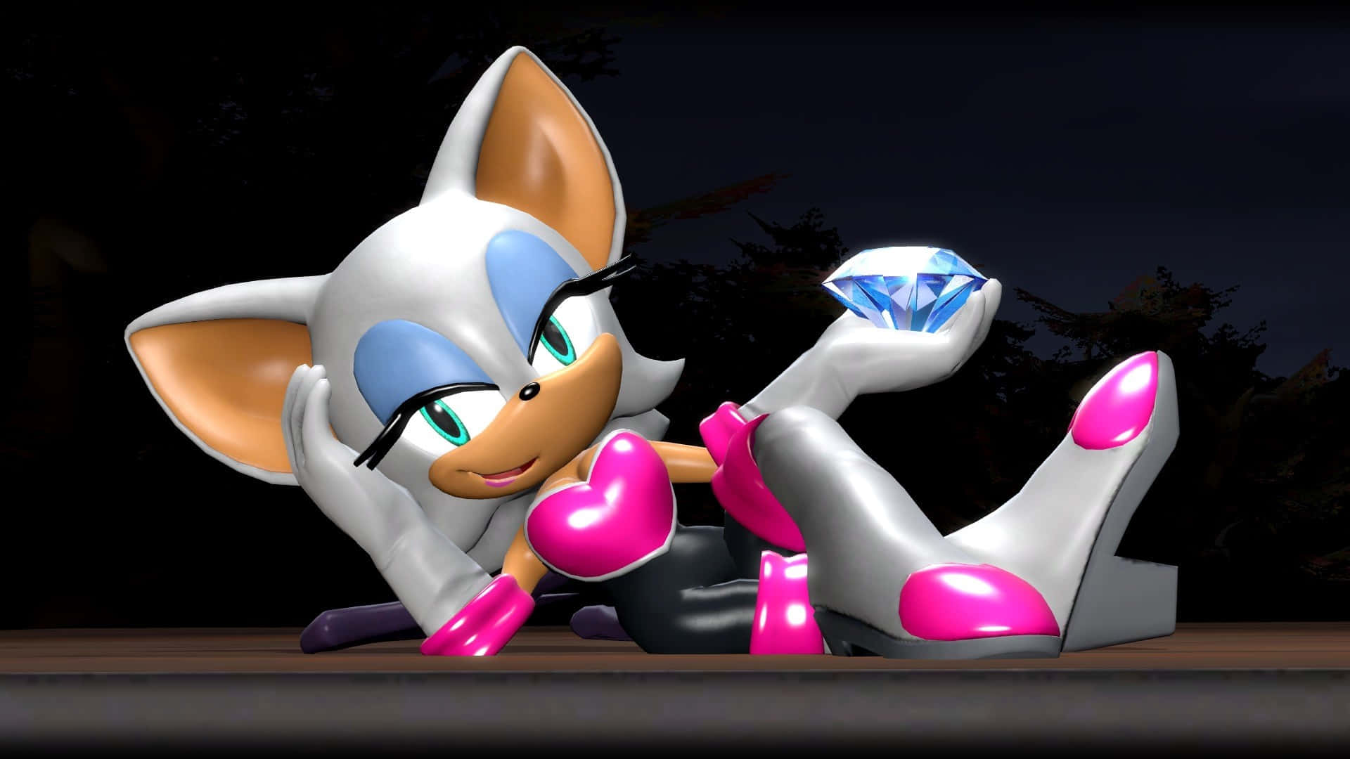 Rouge The Bat 桌布 壁紙 — 一隻帶有藍色斑紋的白色擬人狐狸，穿著粉紅色高跟鞋，躺在壁架上，手持一顆發光的藍色鑽石。