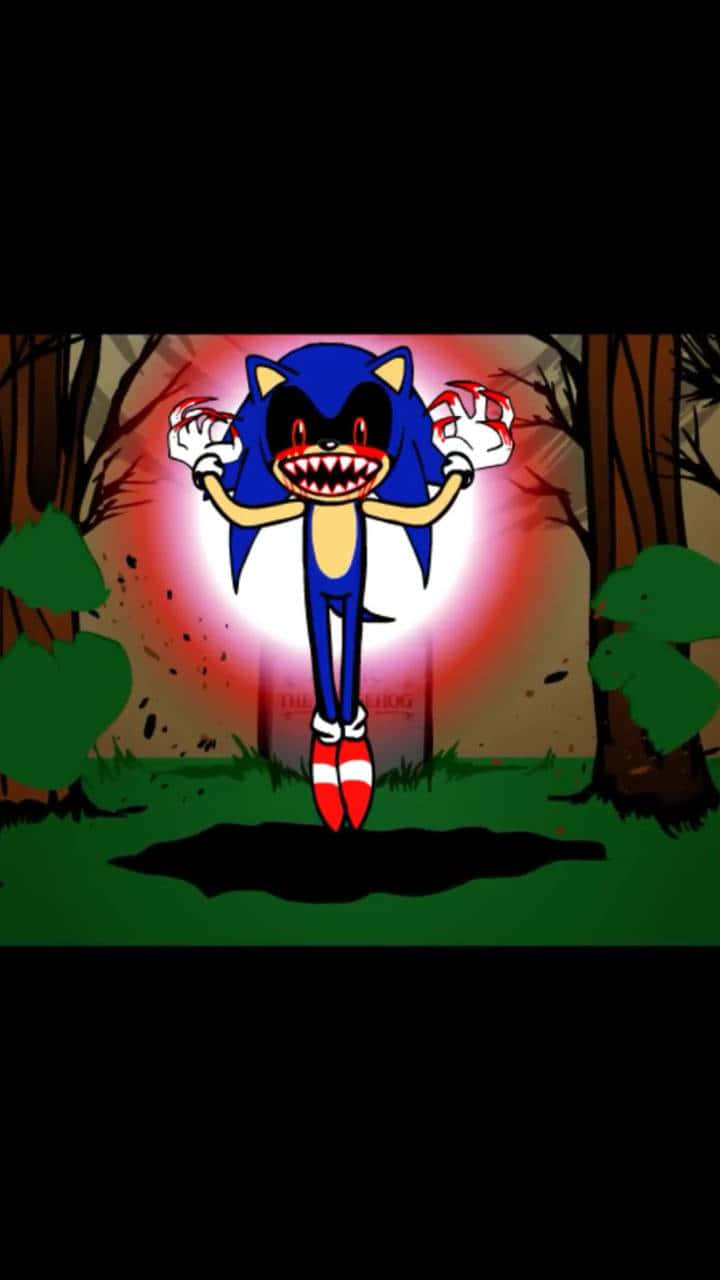 Sonic Exe 桌布 壁紙 — 一隻帶有鋒利牙齒和發光紅眼的威脅性藍色刺蝟站在黑暗的森林中，從背後散發出紅光。