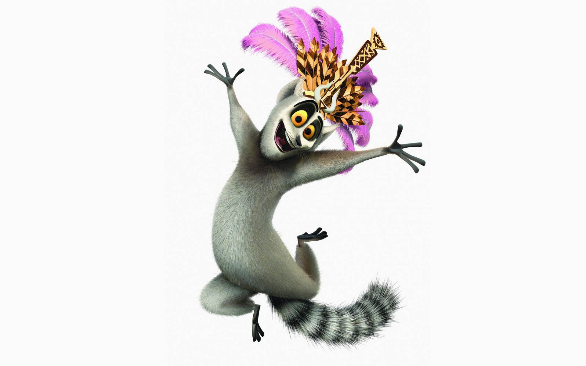Madagascar 桌布 壁紙 — 一隻快樂的動畫狐猴舉起雙臂跳躍，戴著充滿活力的紫色和金色羽毛頭飾。