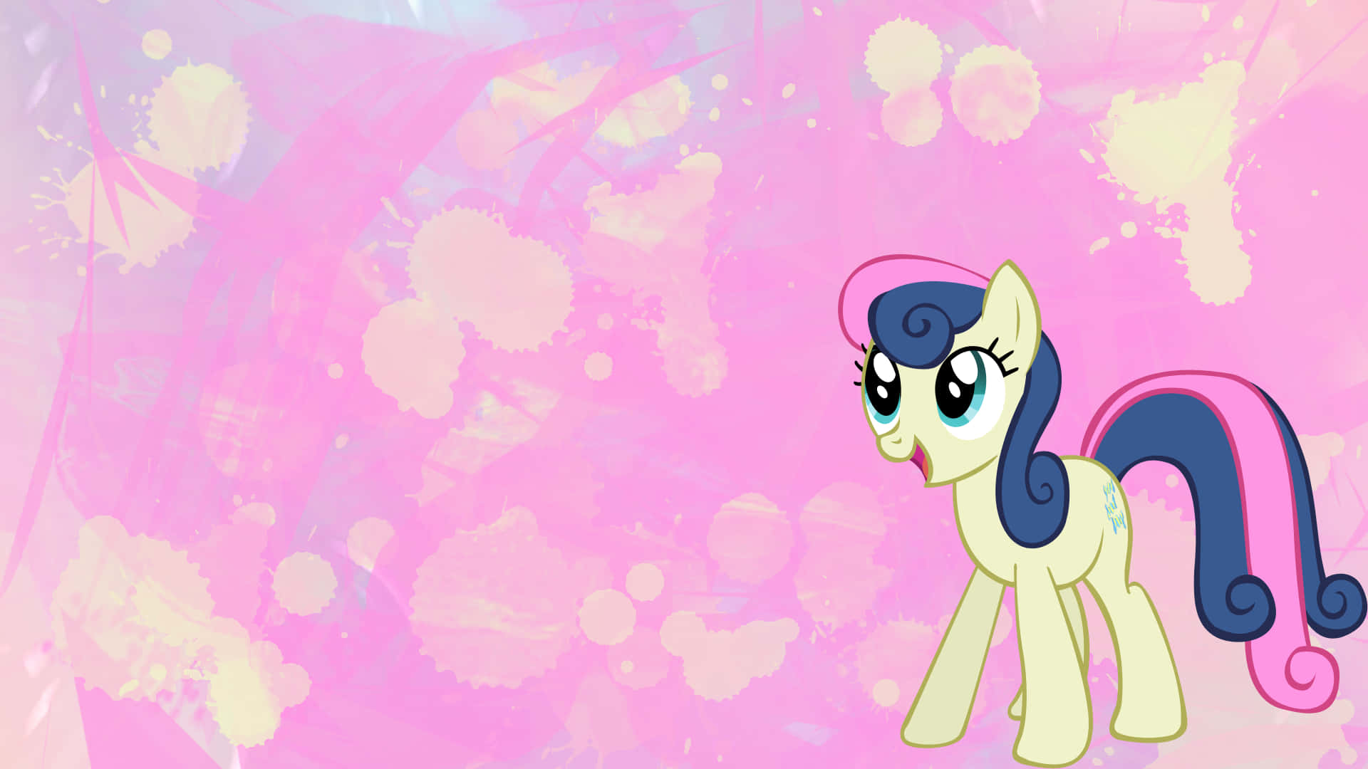 Mlp Phone 桌布 壁紙 — 一隻快樂的卡通小馬，擁有藍色和粉紅色的鬃毛，站在充滿活力的粉紅色和黃色潑濺背景前。