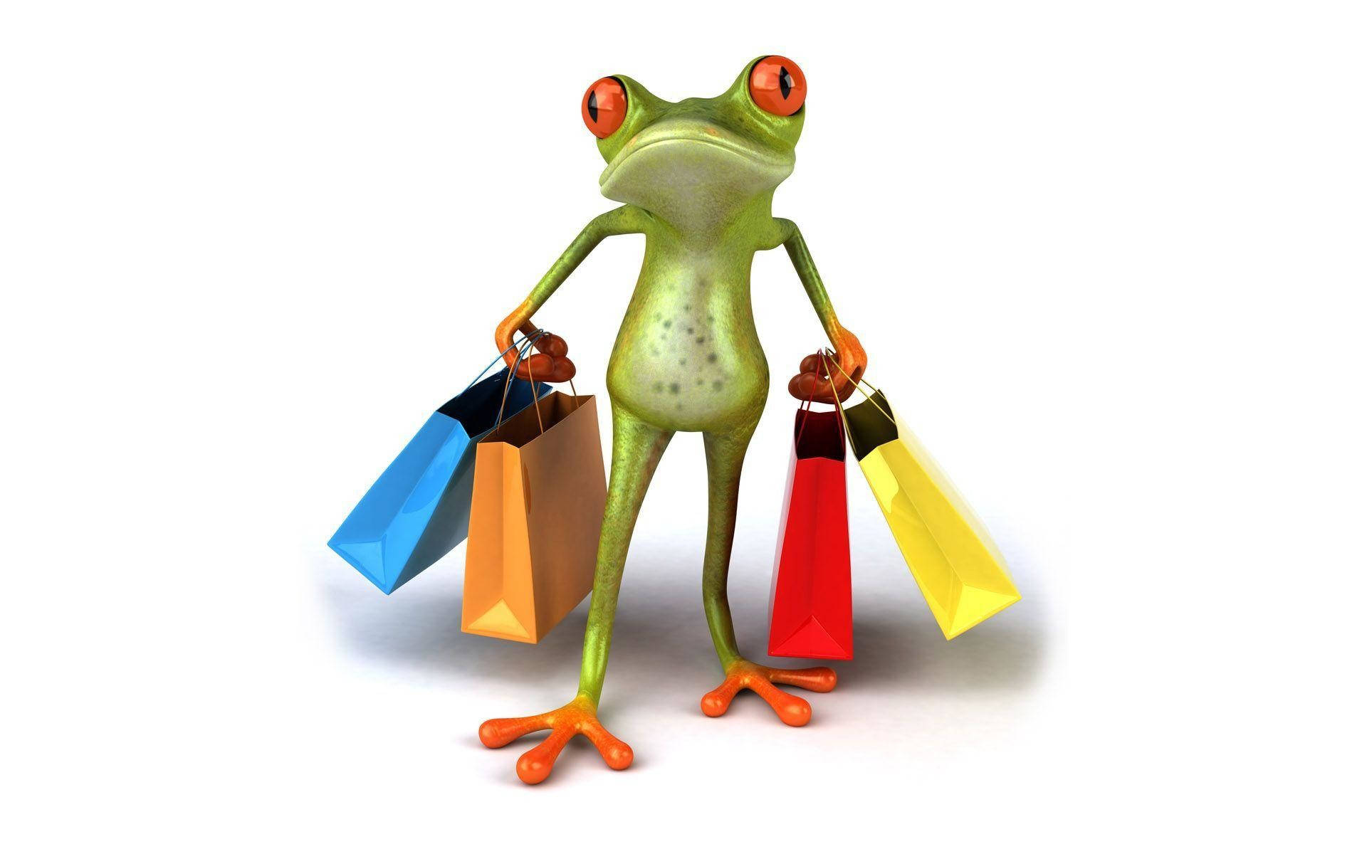 Kawaii Frog 桌布 壁紙 — 一隻快樂的綠色卡通青蛙，橙色眼睛，在純白色背景上拿著四個色彩繽紛的購物袋。