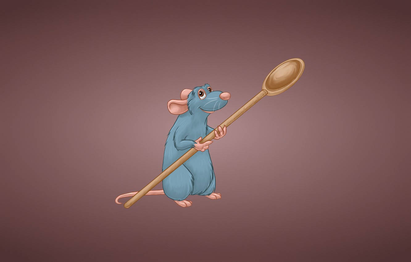 Ratatouille 桌布 壁紙 — 一隻快樂的藍色卡通老鼠在柔和的棕色背景上拿著一個大木勺。