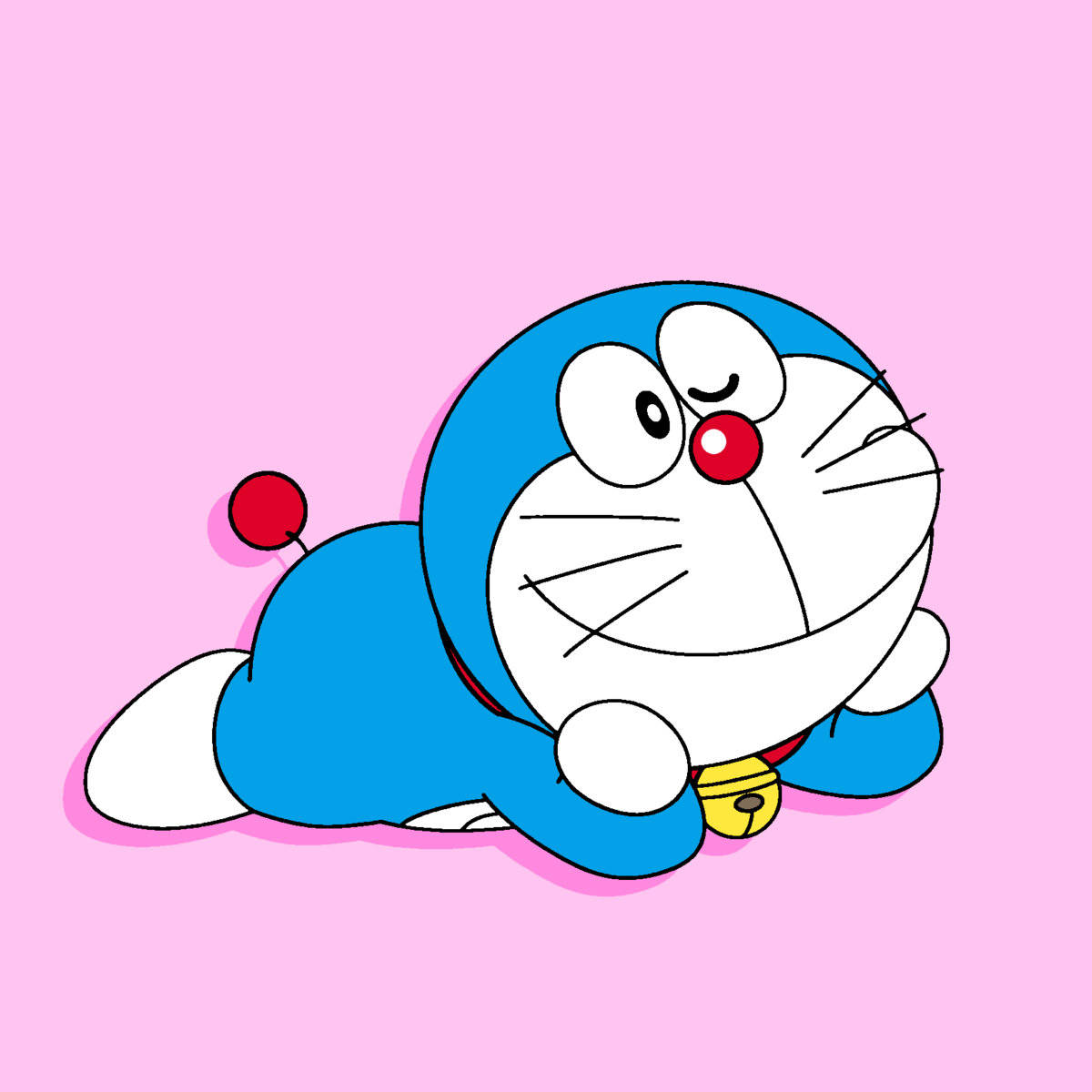 doraemon 4K 桌布 壁紙 — 一隻快樂的藍色機械貓，紅鼻子和鈴鐺，放鬆地躺在柔軟的粉紅色背景上。