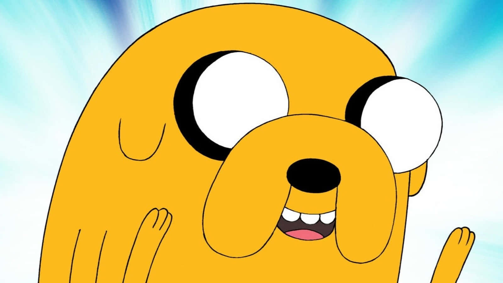 Adventure Time Cute 桌布 壁紙 — 一隻快樂的黃色卡通狗，大眼睛和燦爛的笑容，背景是明亮的藍天。