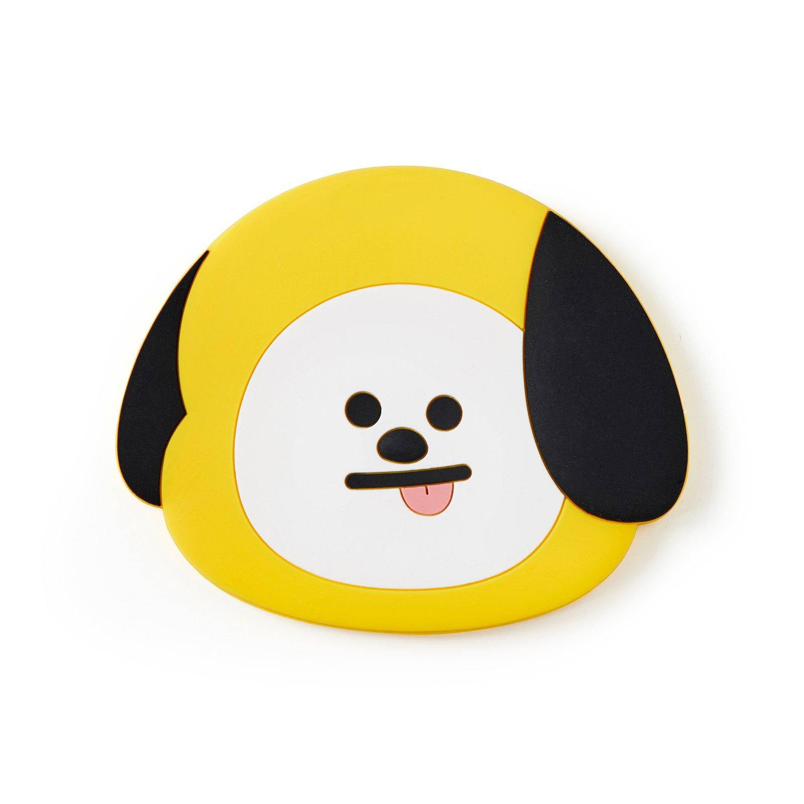 Chimmy 桌布 壁紙 — 一隻快樂的黃色卡通狗，有黑色耳朵和伸出的粉紅色舌頭，背景是純白色。