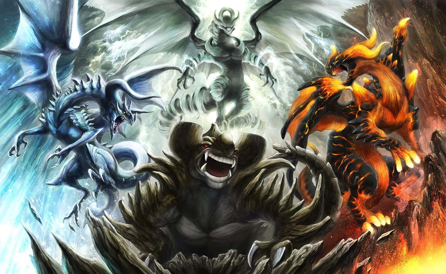 Yugioh Dragons 桌布 壁紙 — 一隻怪獸在三個巨龍之間咆哮——一隻冰藍色、一隻火橙色和一隻幽靈白色——在混亂的元素戰鬥中對峙。