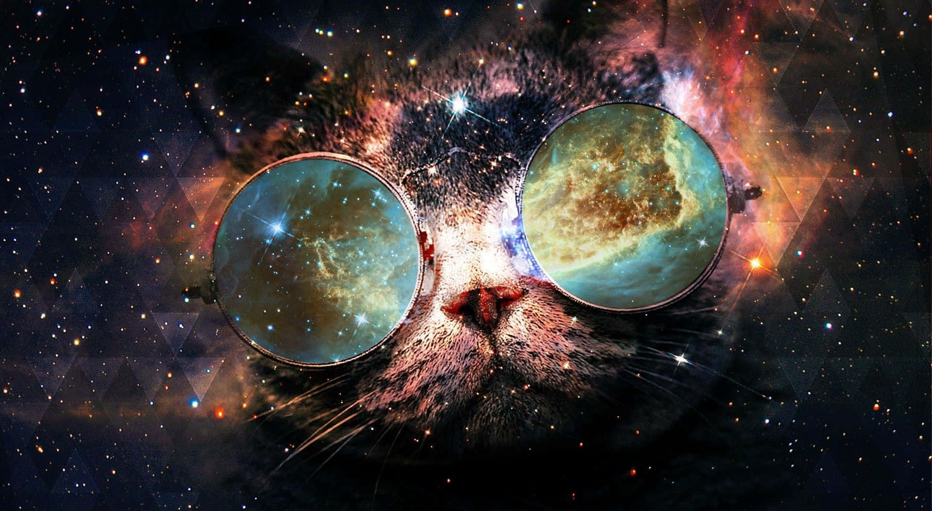 桌布 壁紙 — 一隻戴著眼鏡反射星雲的宇宙貓咪，從繁星銀河背景中凝視。