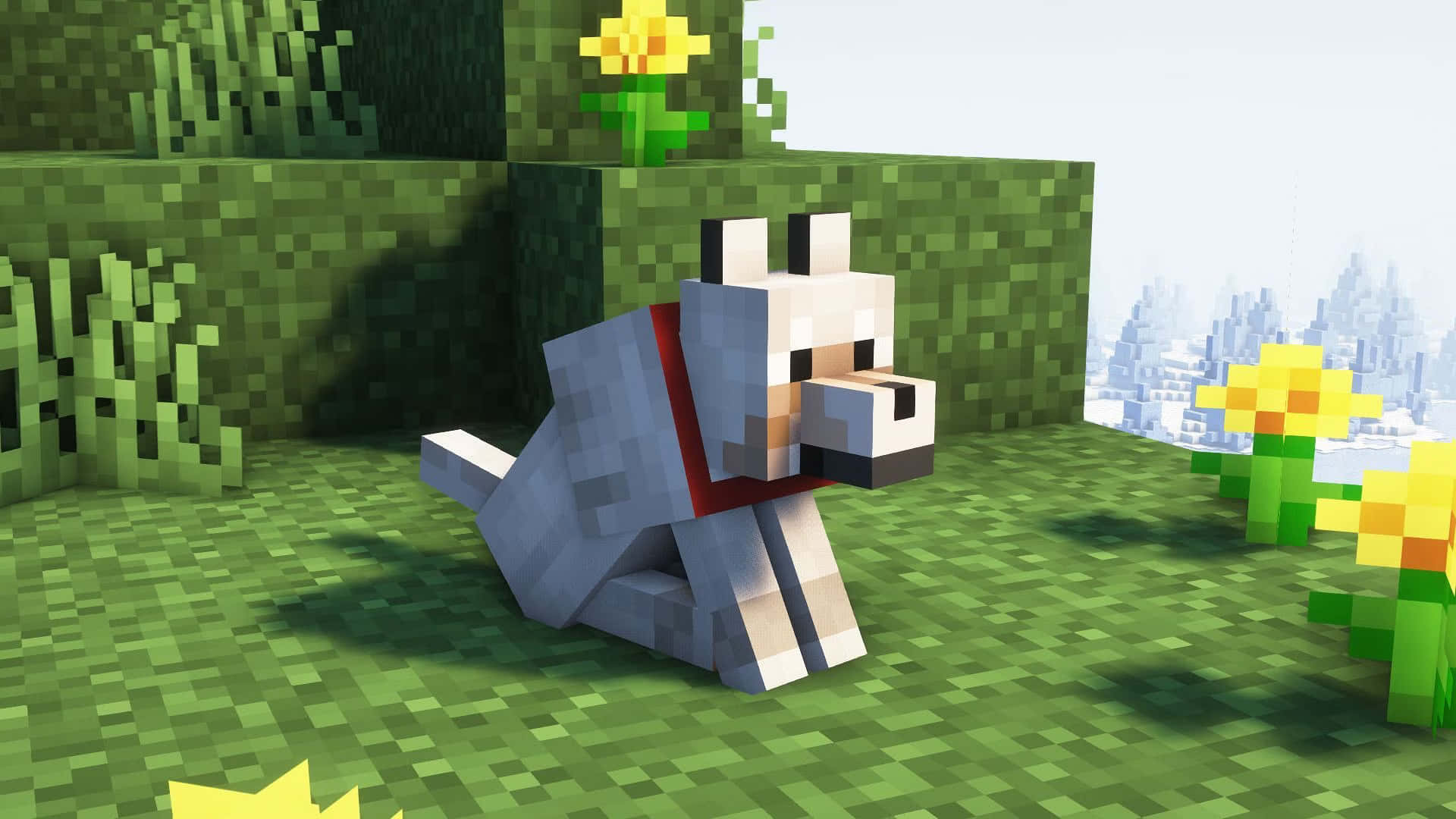 Minecraft Wolf 桌布 壁紙 — 一隻戴著紅色項圈的像素狗坐在綠色草地上，旁邊有黃色花朵，背景是方塊狀的Minecraft風格景觀。