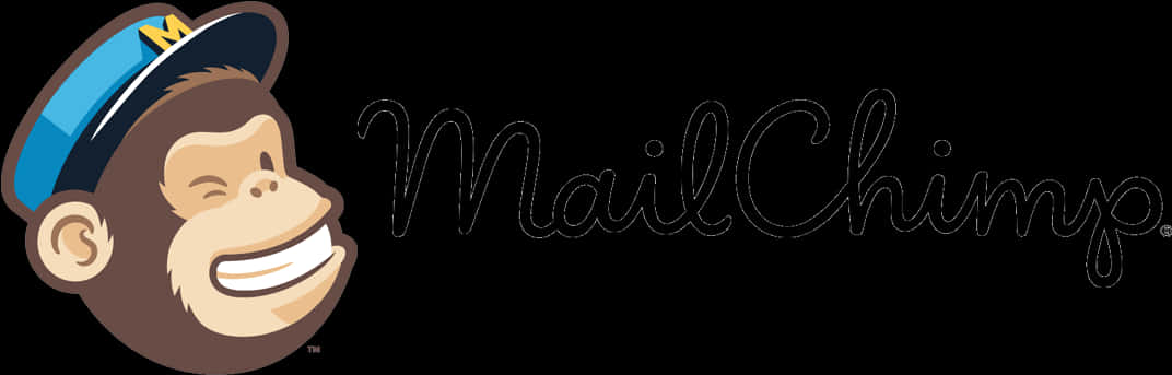 Email 桌布 壁紙 — 一隻戴著藍色郵差帽的開心卡通猴子，在黑色背景上微笑地站在草書MailChimp標誌旁邊。