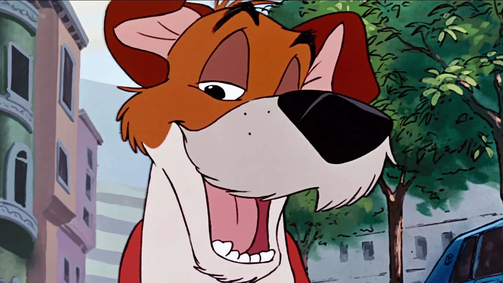 oliver and company 桌布 壁紙 — 一隻戴著黑色眼罩的開心動畫狗在陽光明媚的街道上咧嘴大笑，街道兩旁是色彩繽紛的建築物和樹木。