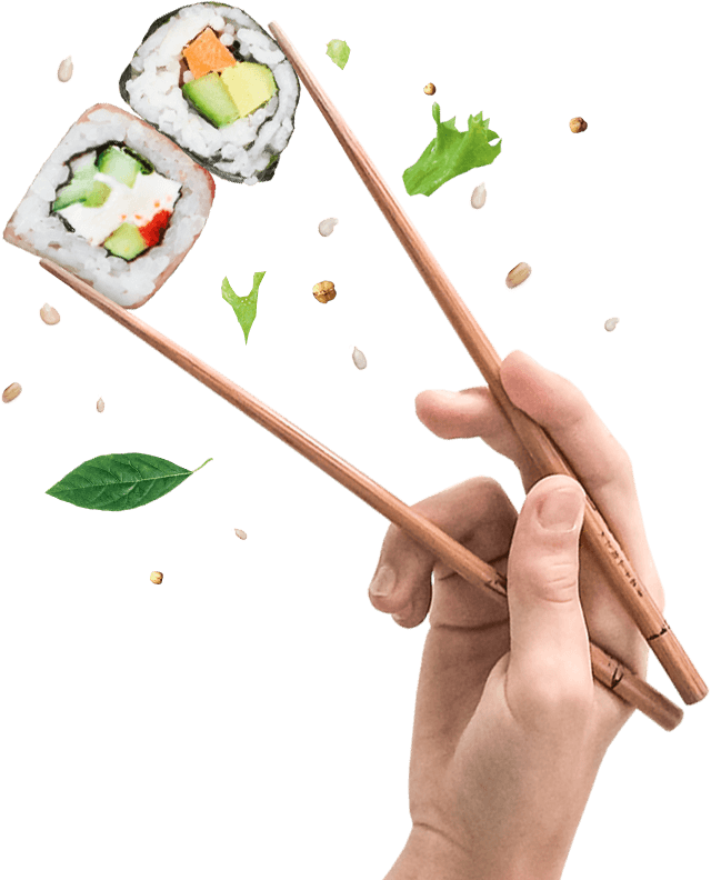 壽司 桌布 壁紙 — 一隻手在半空中拿著木筷子，兩個壽司卷和散落的配料在黑色背景前漂浮。