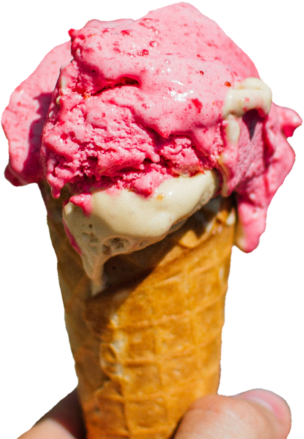 icecream 桌布 壁紙 — 一隻手拿著一個窩夫筒，裡面裝滿了鮮豔的粉紅色草莓和奶油香草冰淇淋，背景為黑色。