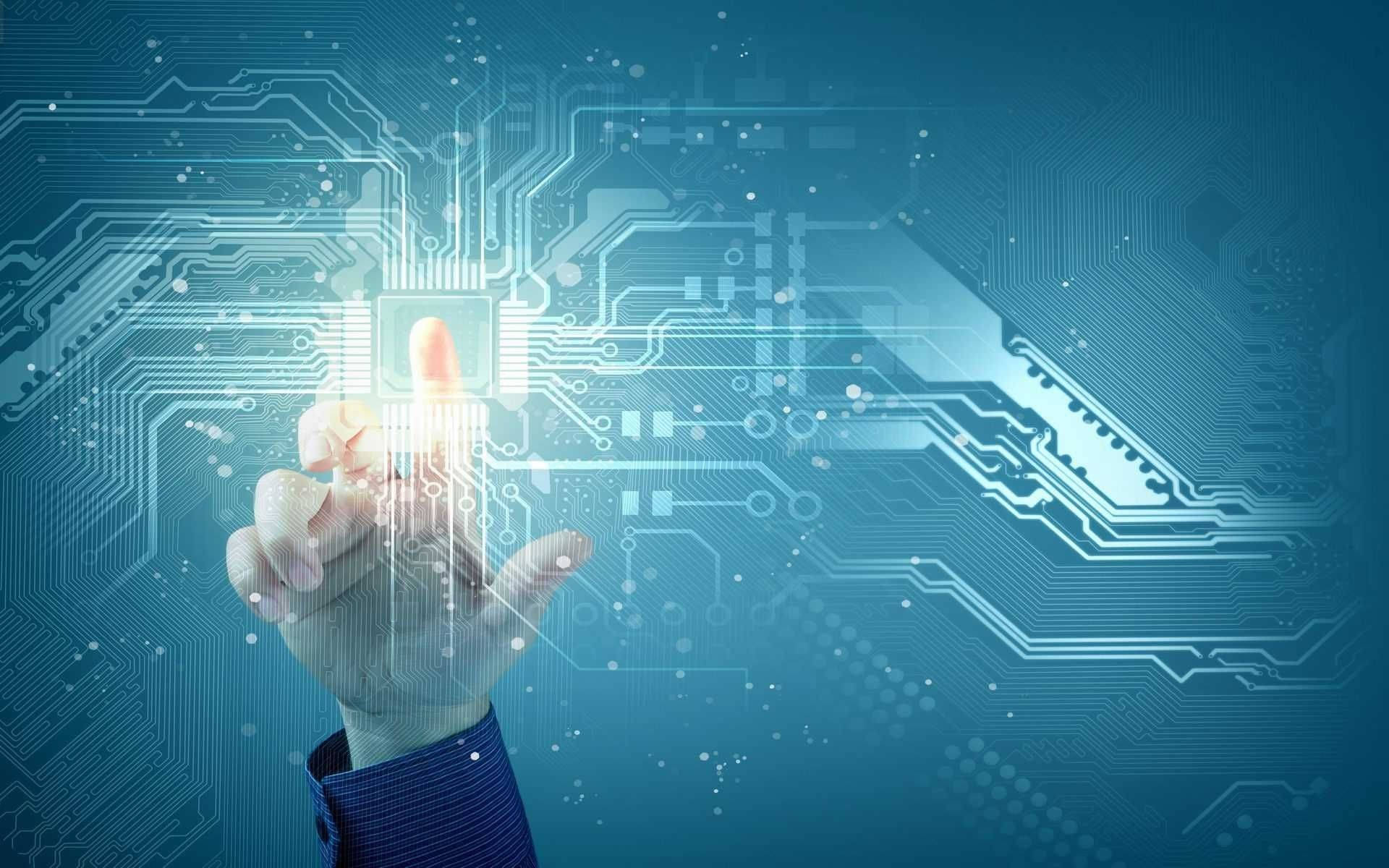 Information 桌布 壁紙 — 一隻手按壓嵌入未來感藍色電路板介面中的發光晶片。